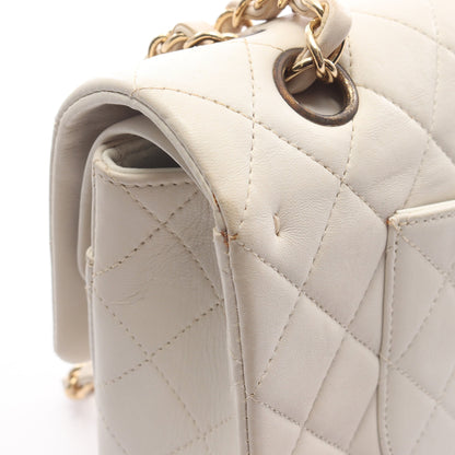マトラッセ ダブルフラップ Wチェーンショルダーバッグ ラムスキン ホワイト ゴールド金具 シャネル バッグ CHANEL