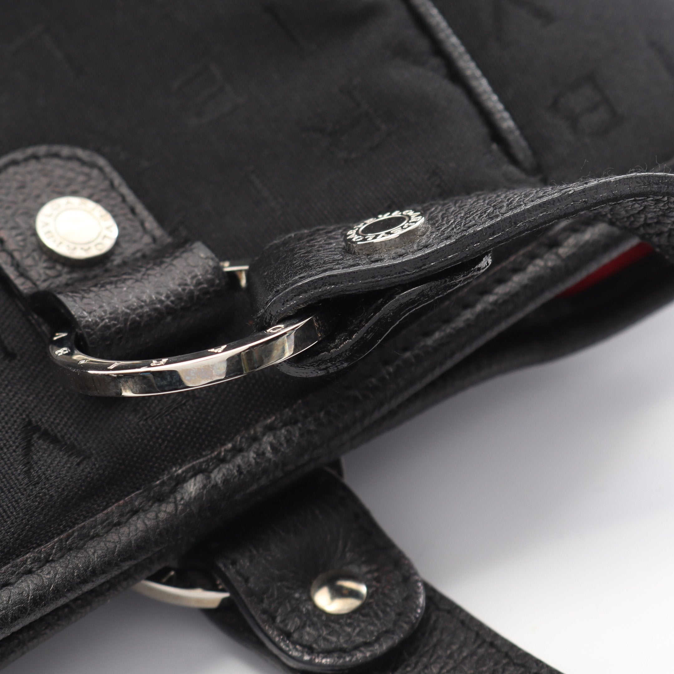 ロゴマニア ハンドバッグ キャンバス レザー ブラック ブルガリ – RECLO