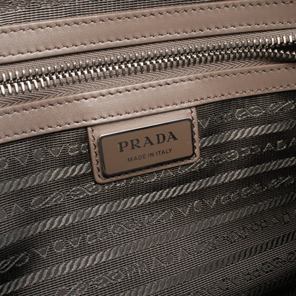 VIT.DAINO ショルダーバッグ レザー グレー トリック付き プラダ バッグ PRADA
