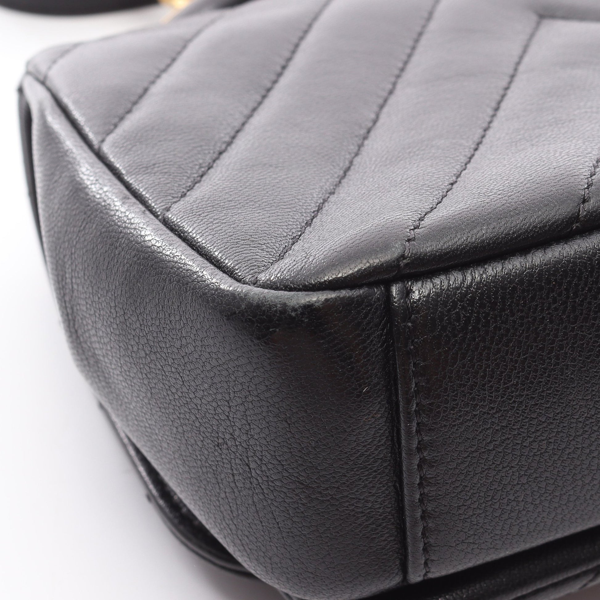 シェブロン Vステッチ トップハンドル チェーンショルダーバッグ レザー ブラック ゴールド金具 2WAY シャネル バッグ CHANEL