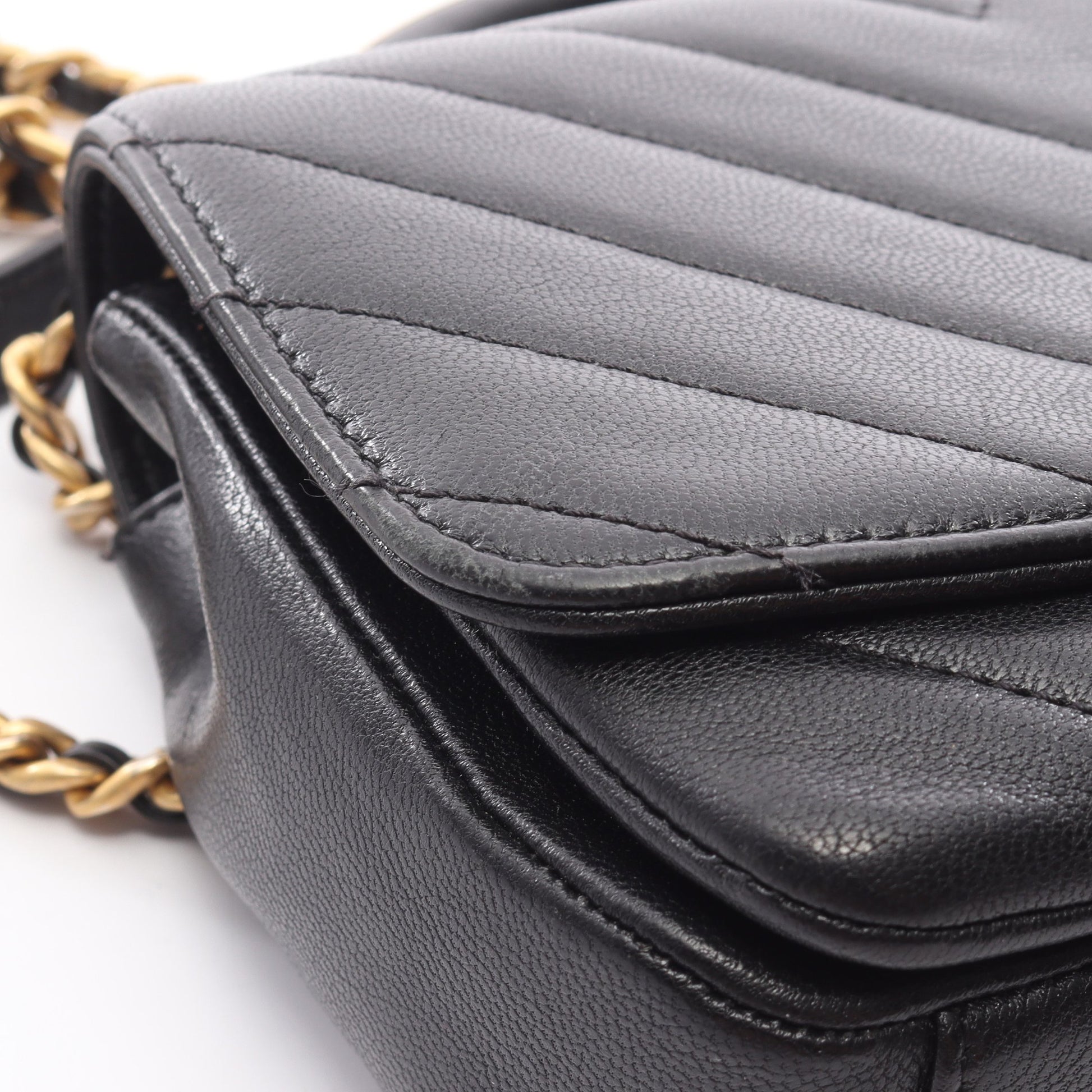 シェブロン Vステッチ トップハンドル チェーンショルダーバッグ レザー ブラック ゴールド金具 2WAY シャネル バッグ CHANEL