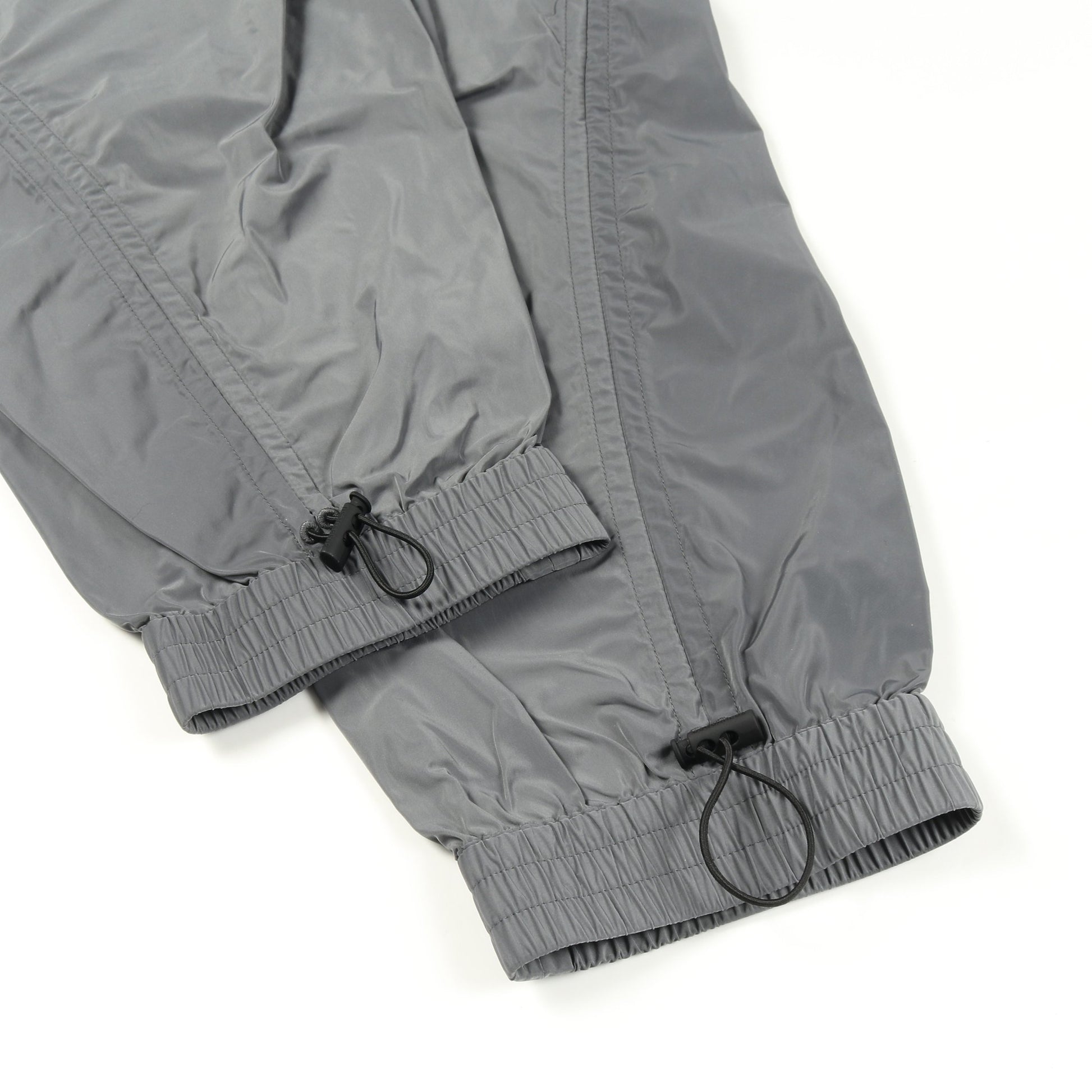 Track pants in techno fabric パンツ グレー ジョガーパンツ グレー ディースクエアード ボトムス DSQUARED2