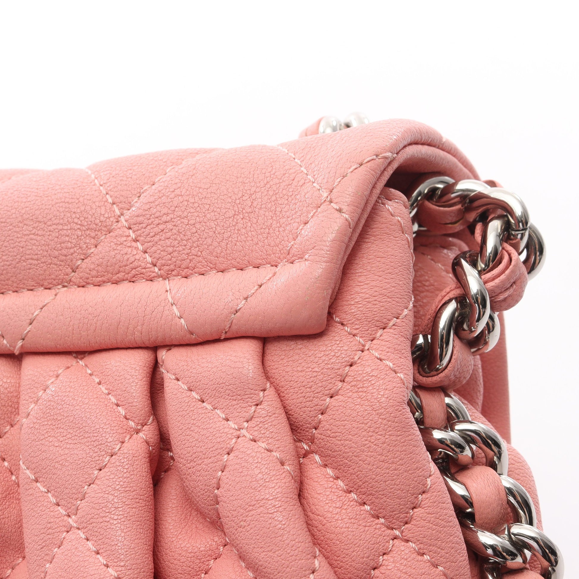 マトラッセ チェーンアラウンド チェーンショルダーバッグ レザー コーラルピンク シルバー金具 シャネル バッグ CHANEL