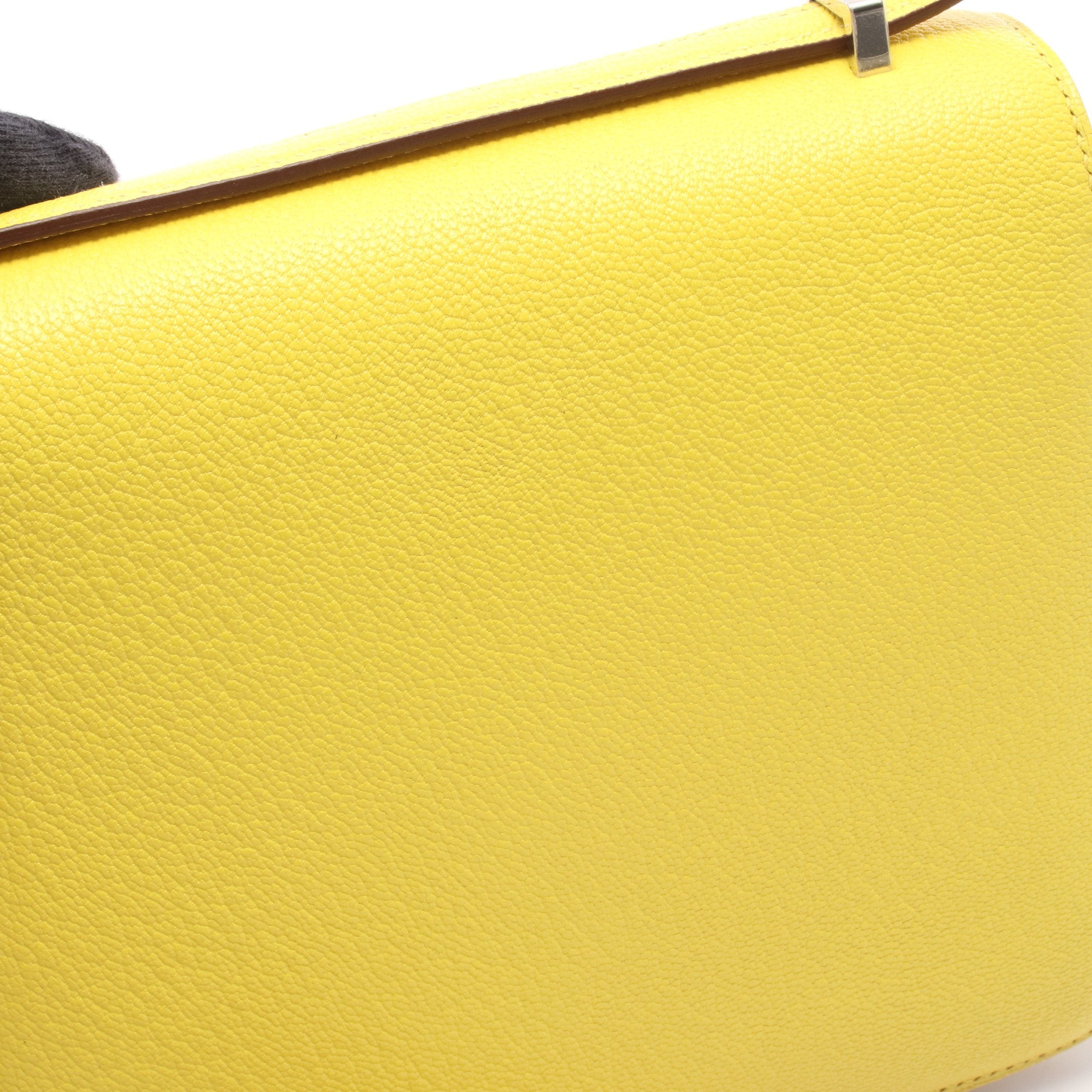 コンスタンス3 ミニ ジョーヌナプル ショルダーバッグ シェーブル