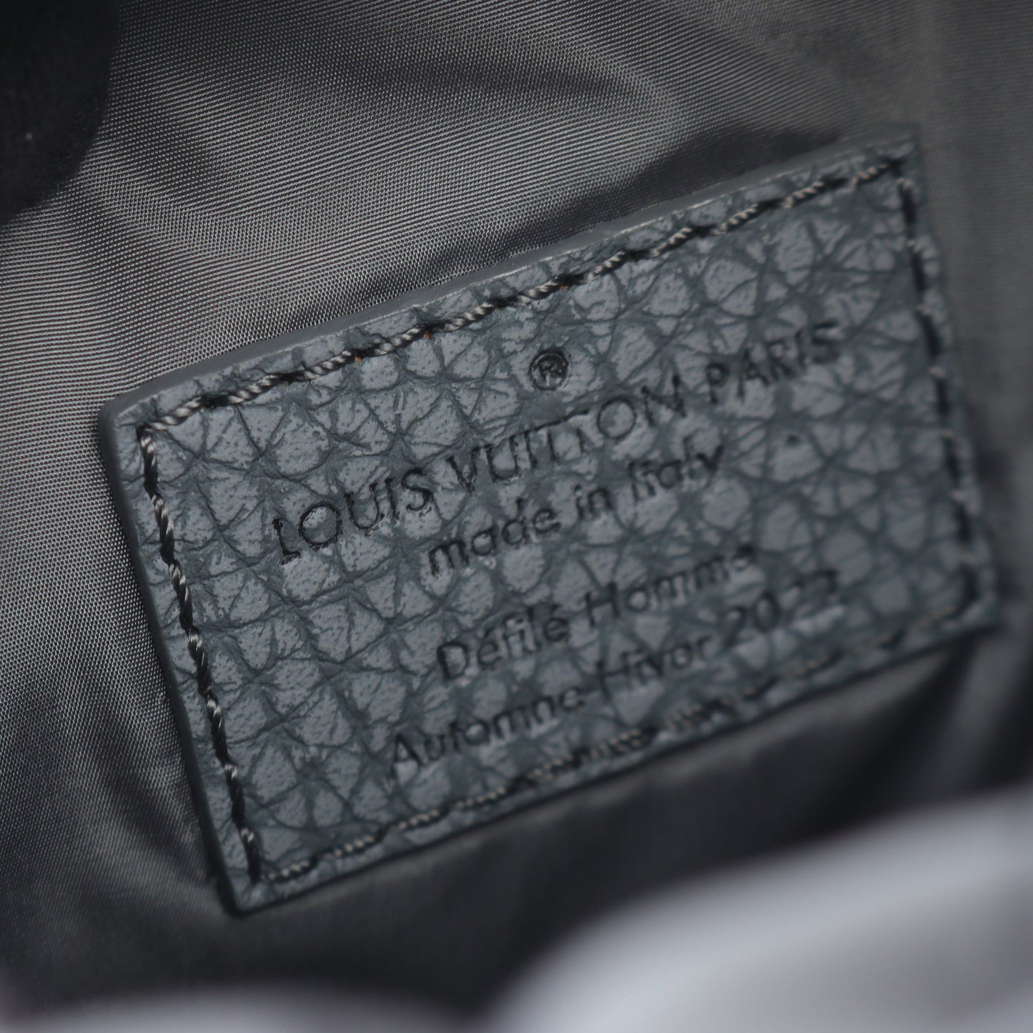 チョーク ポーチ トリヨンクライミング グラナイトグレー ショルダーバッグ レザー グレー マルチカラー ルイヴィトン バッグ LOUIS VUITTON