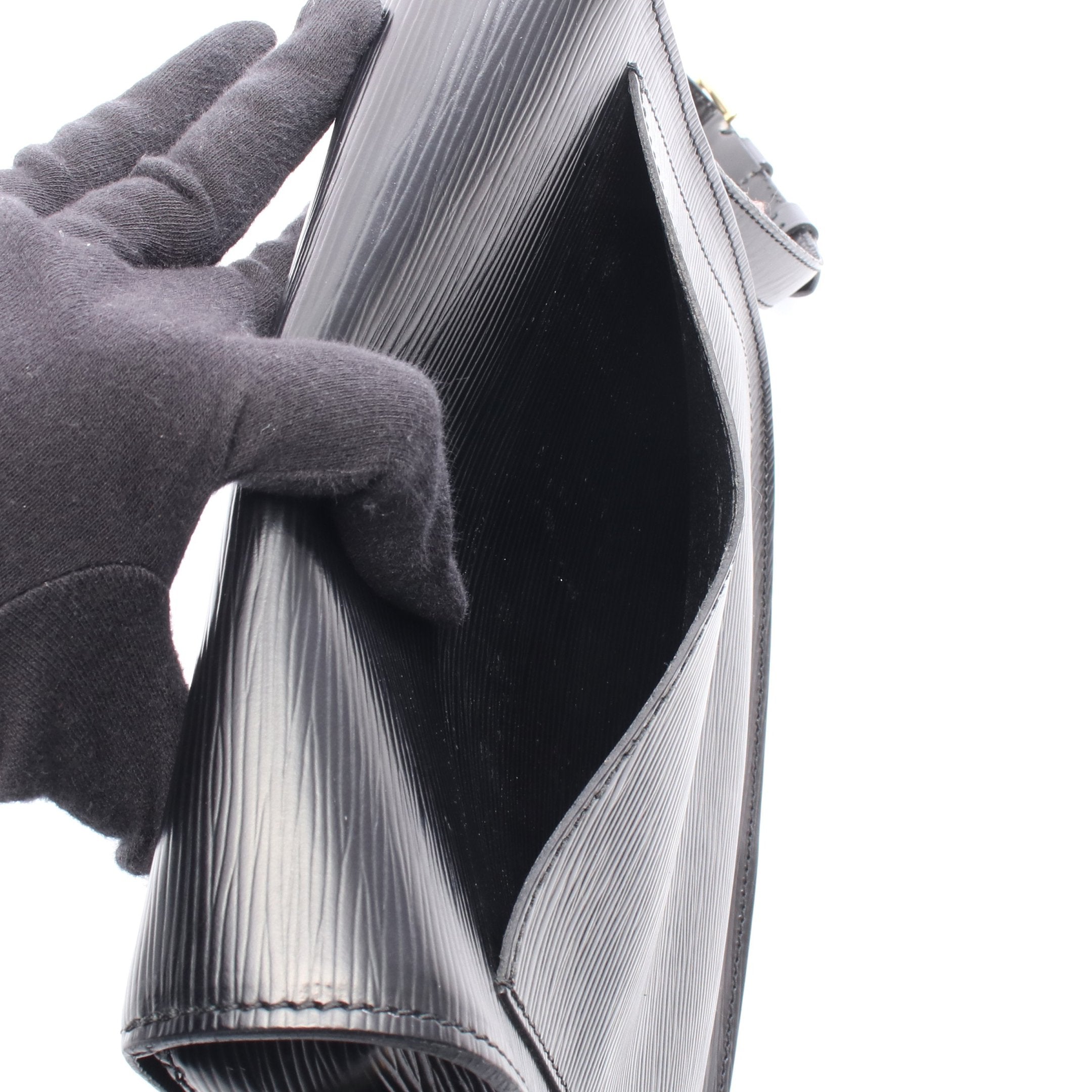 サンクルー エピ ノワール ショルダーバッグ レザー ブラック ルイ