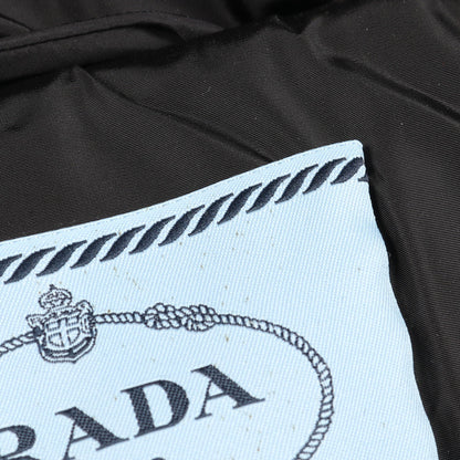 トライアングルロゴ ダウンジャケット 総柄 ナイロン ホワイト ブラック レッド フード付き プラダ アウター PRADA