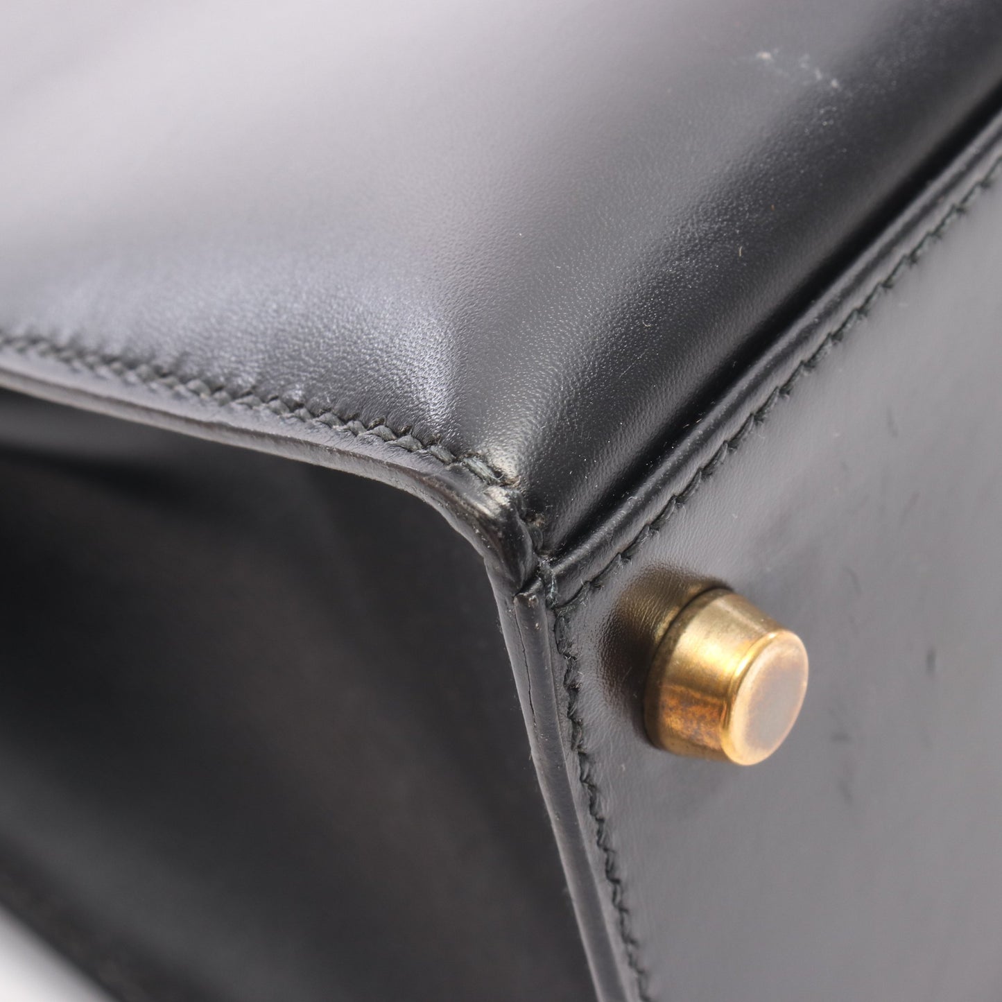ケリー28 ハンドバッグ ボックスカーフ ブラック ゴールド金具 外縫い 2WAY ○U刻印 エルメス バッグ HERMES