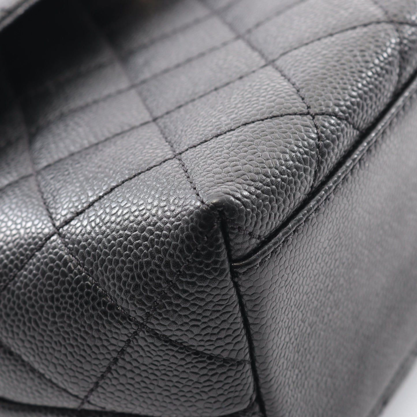 マトラッセ ハンドバッグ キャビアスキン ブラック ゴールド金具 シャネル バッグ CHANEL