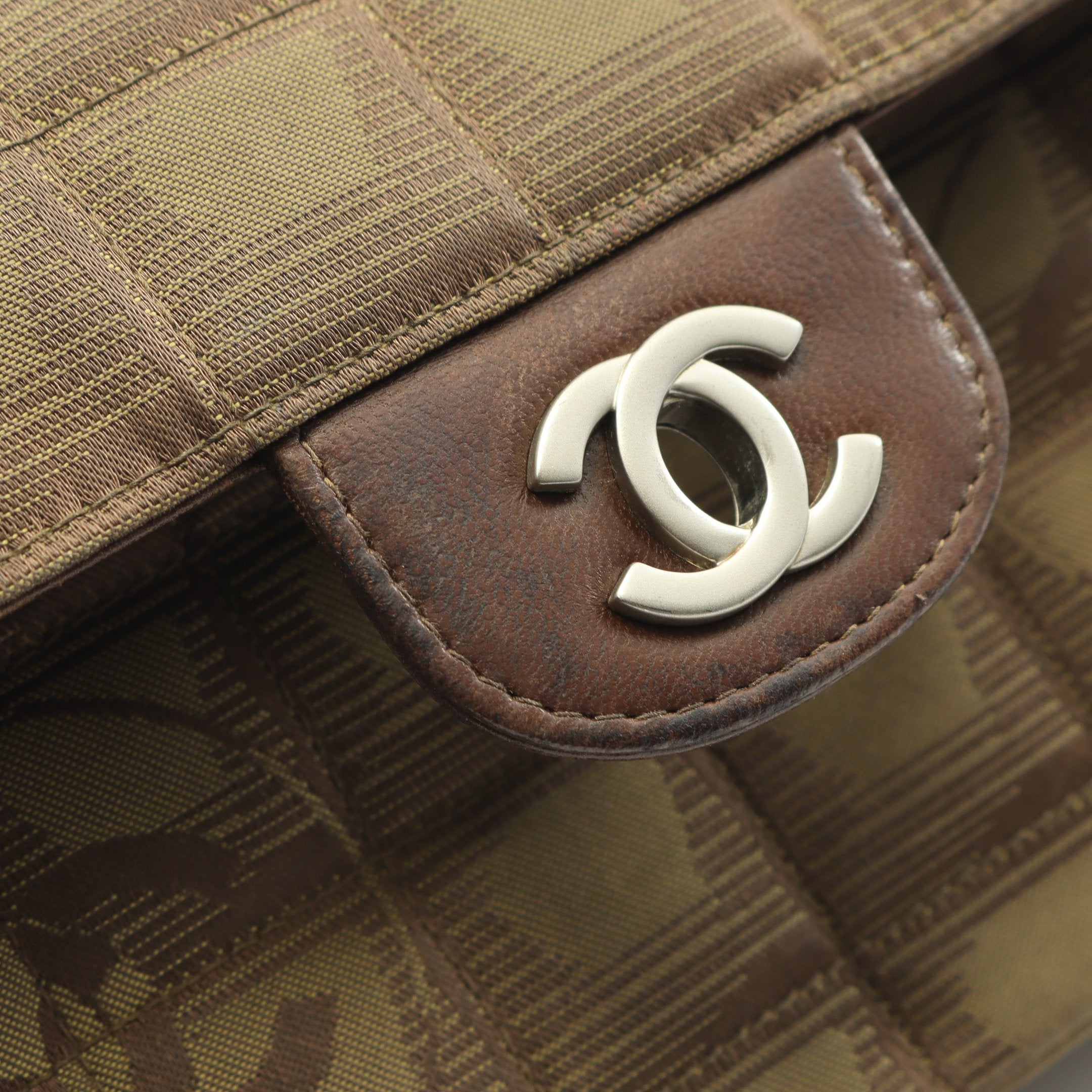 ニュートラベルライン チョコバー チェーンショルダーバッグ ナイロン