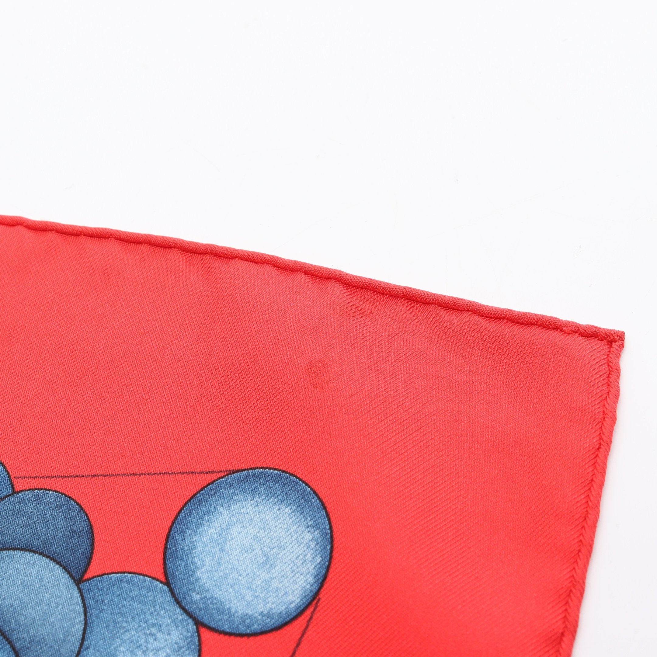 カレ90 La Musique des Spheres スカーフ シルク レッド ベージュ