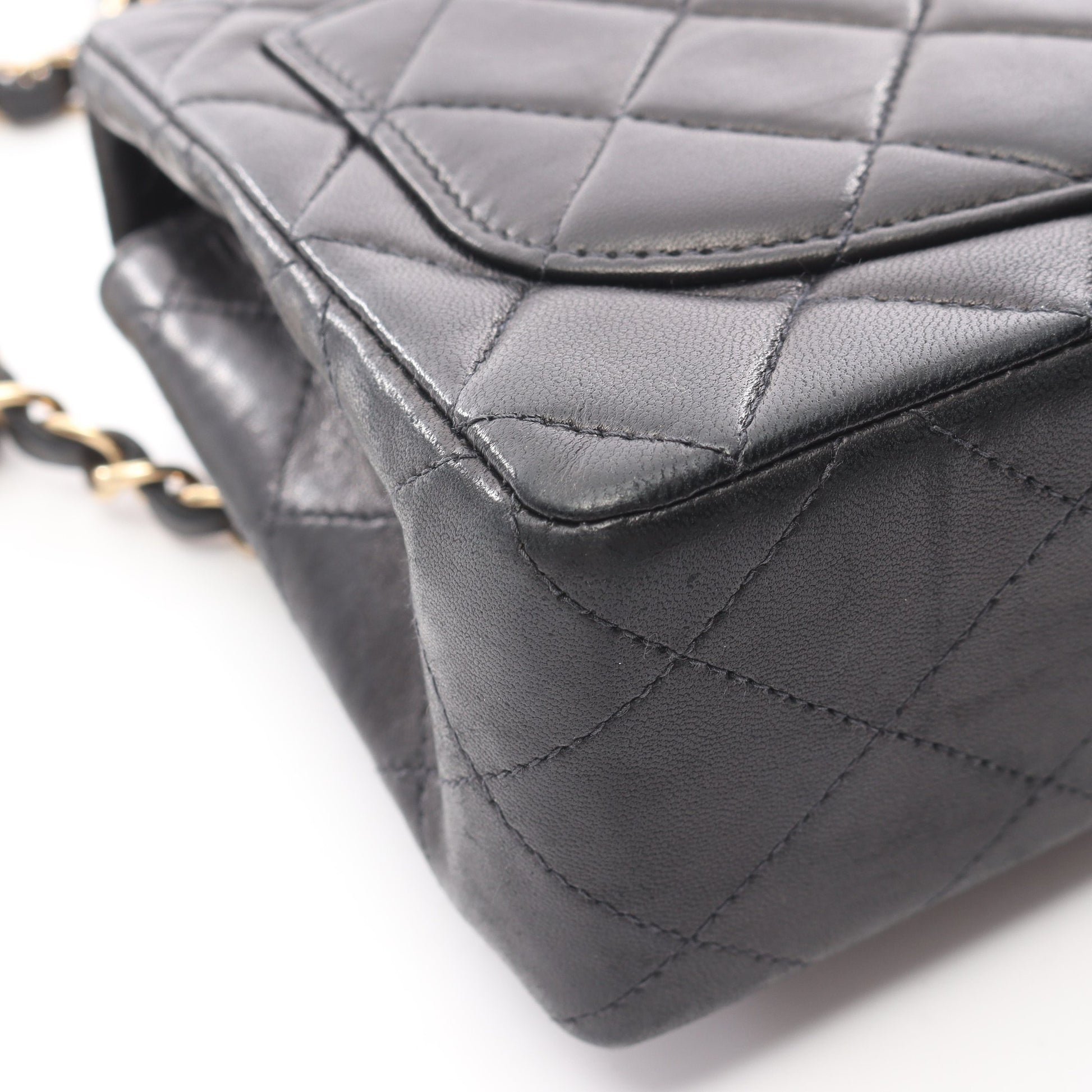 ミニマトラッセ チェーンショルダーバッグ ラムスキン ブラック ゴールド金具 シャネル バッグ CHANEL