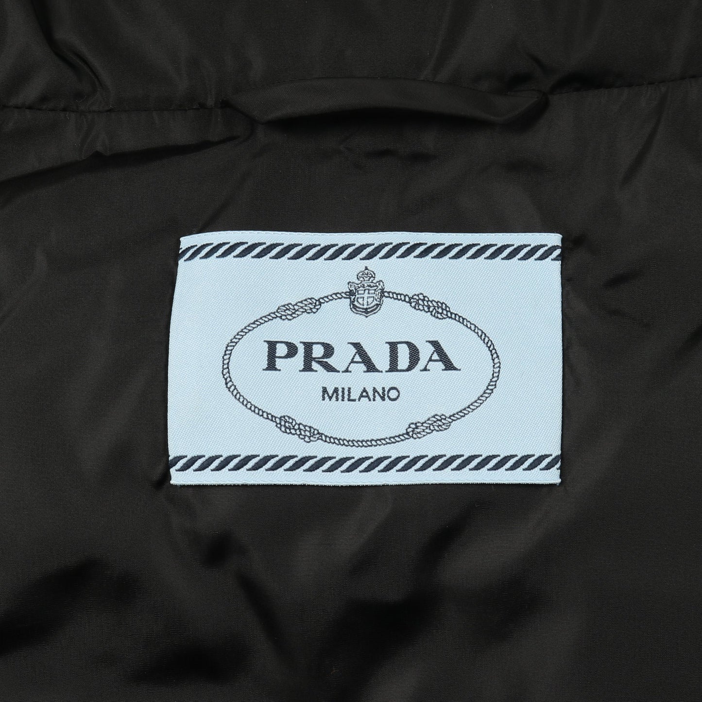 Re-Nylon ダウンジャケット ナイロン ブラック 三角プレート プラダ アウター PRADA