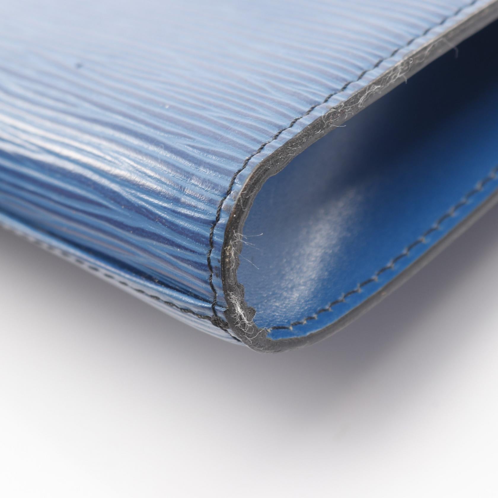 アールデコ エピ トレドブルー クラッチバッグ レザー ブルー ルイ