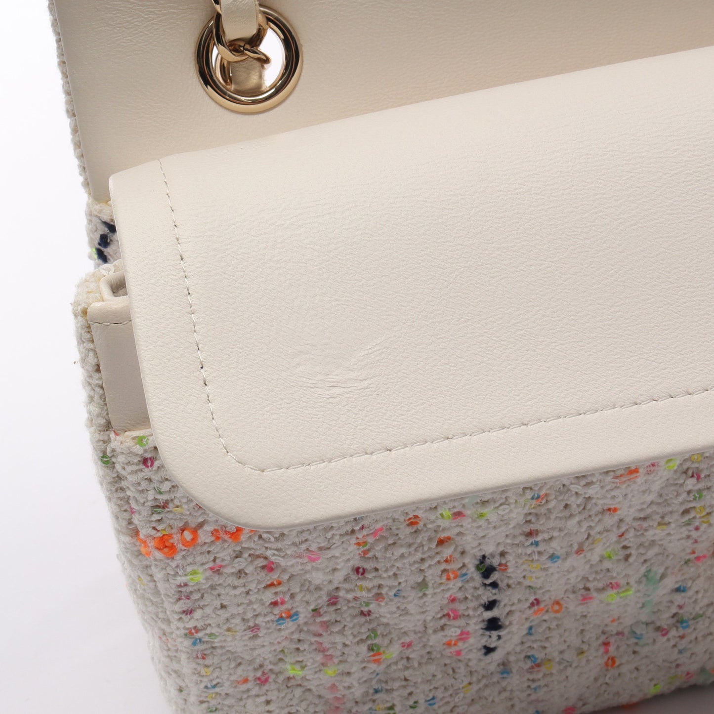 マトラッセ Wフラップ Wチェーンショルダーバッグ ツイード ホワイト マルチカラー ゴールド金具 シャネル バッグ CHANEL
