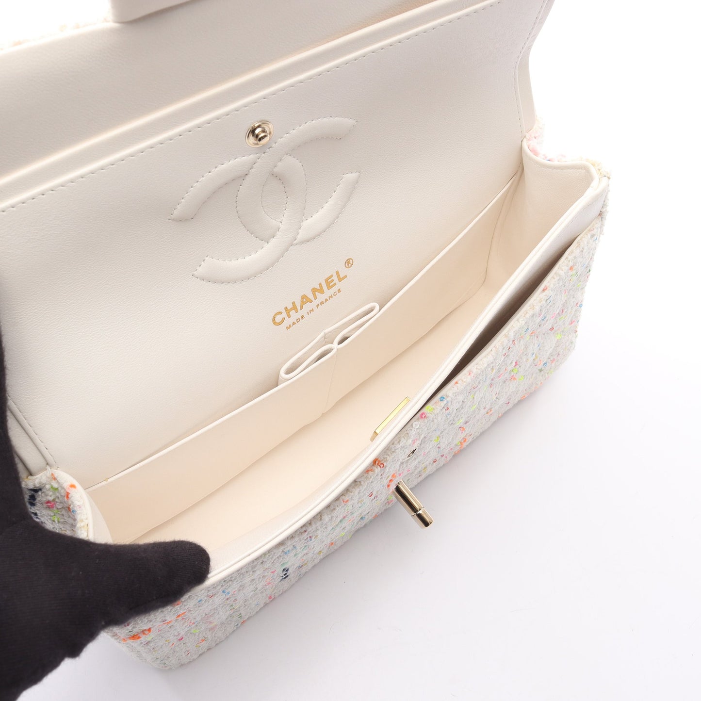 マトラッセ Wフラップ Wチェーンショルダーバッグ ツイード ホワイト マルチカラー ゴールド金具 シャネル バッグ CHANEL