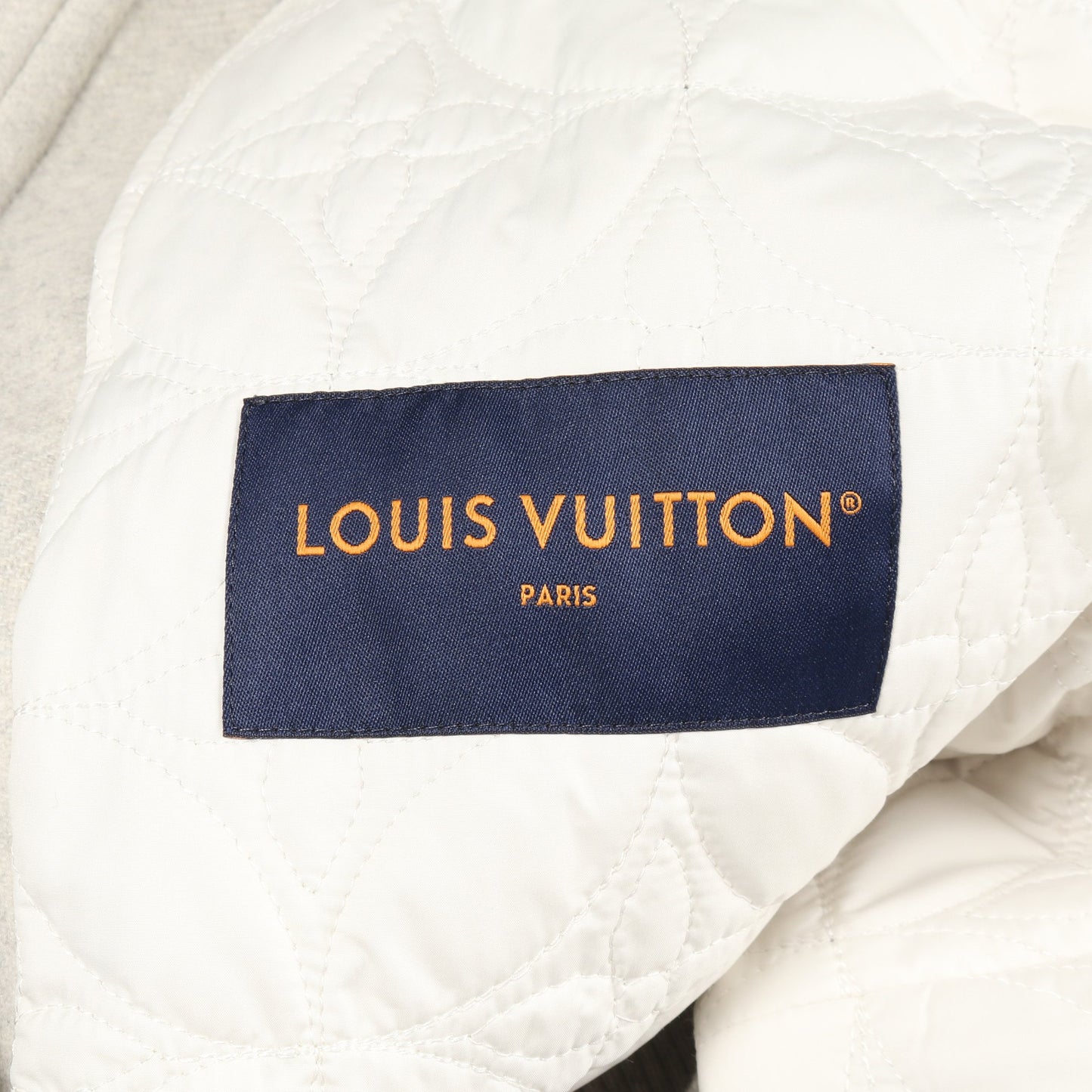 ブルゾン ロゴ フェイクパール ウール ライトグレー ルイヴィトン アウター LOUIS VUITTON