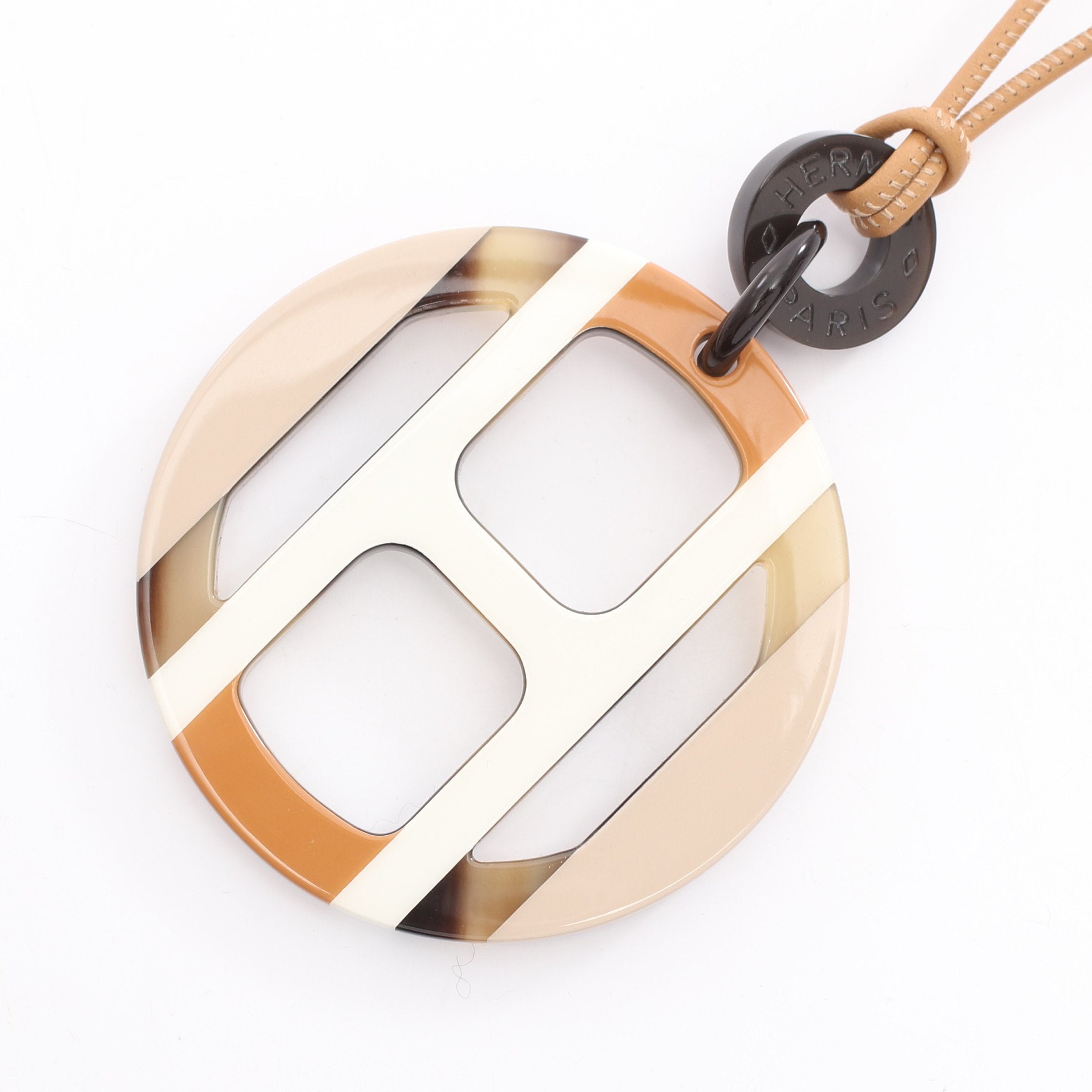 Hエキップ ネックレス バッファローホーン ラッカー ベージュ ライト