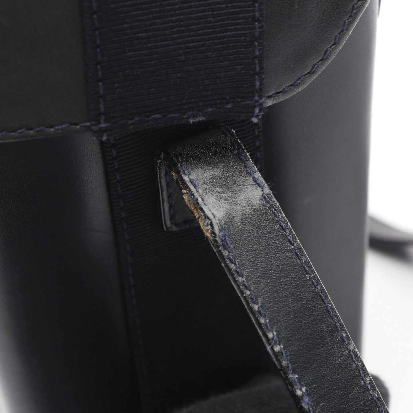 ヴァラリボン ショルダーバッグ レザー ダークネイビー サルヴァトーレフェラガモ バッグ Salvatore Ferragamo