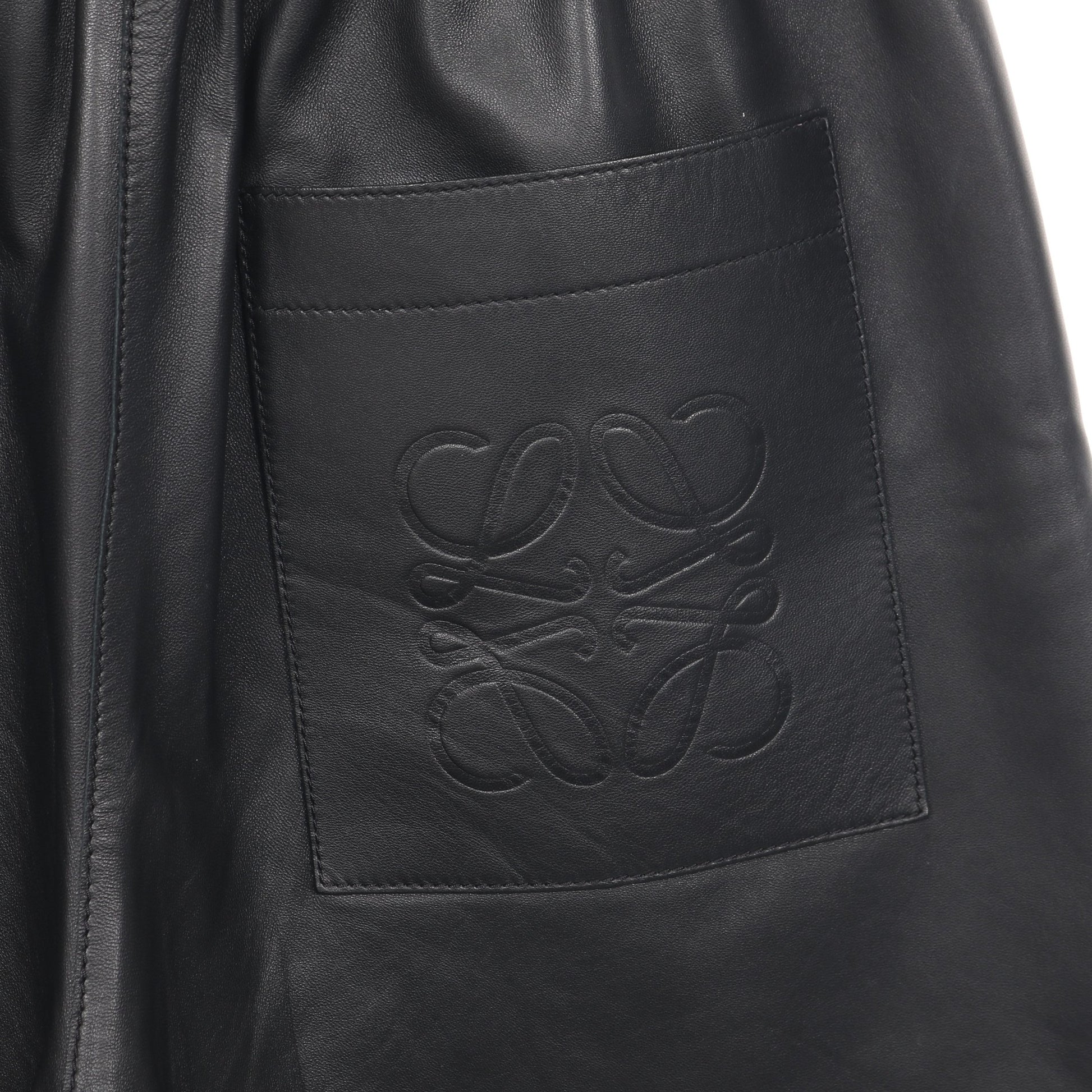 クロップド トラウザーズ パンツ レザー ブラック ロエベ ボトムス LOEWE