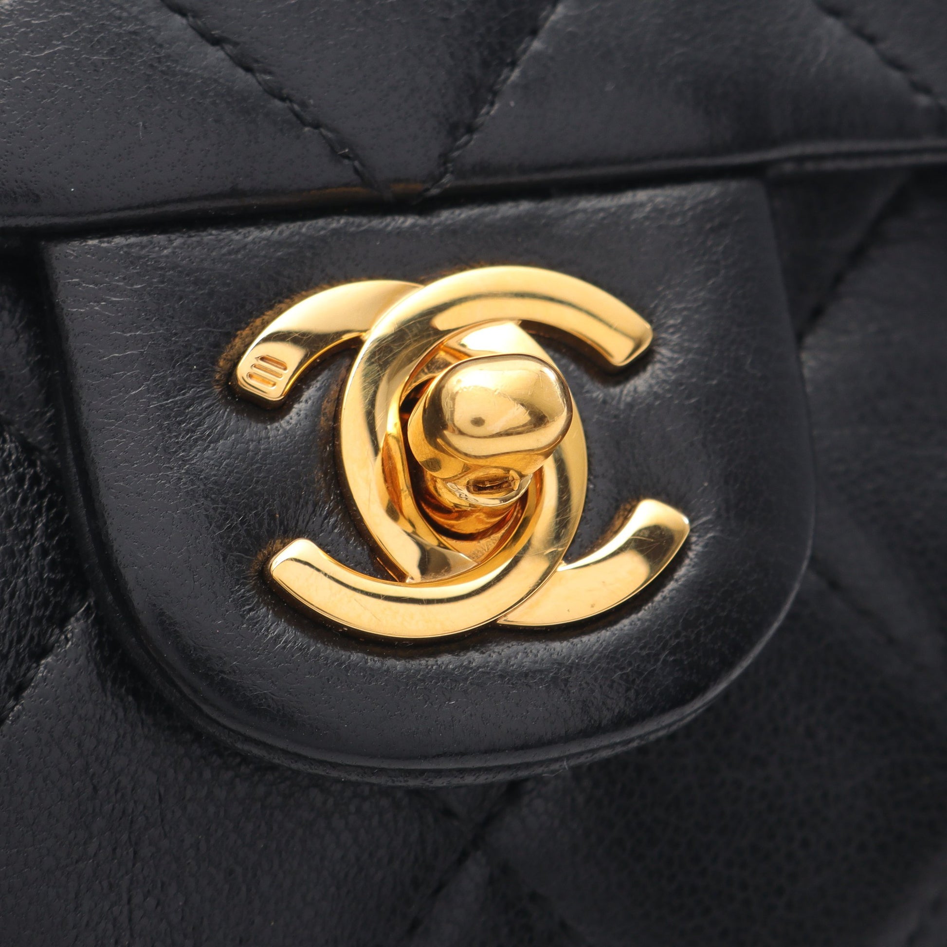 ミニマトラッセ20 チェーンショルダーバッグ ラムスキン ブラック ゴールド金具 シャネル バッグ CHANEL
