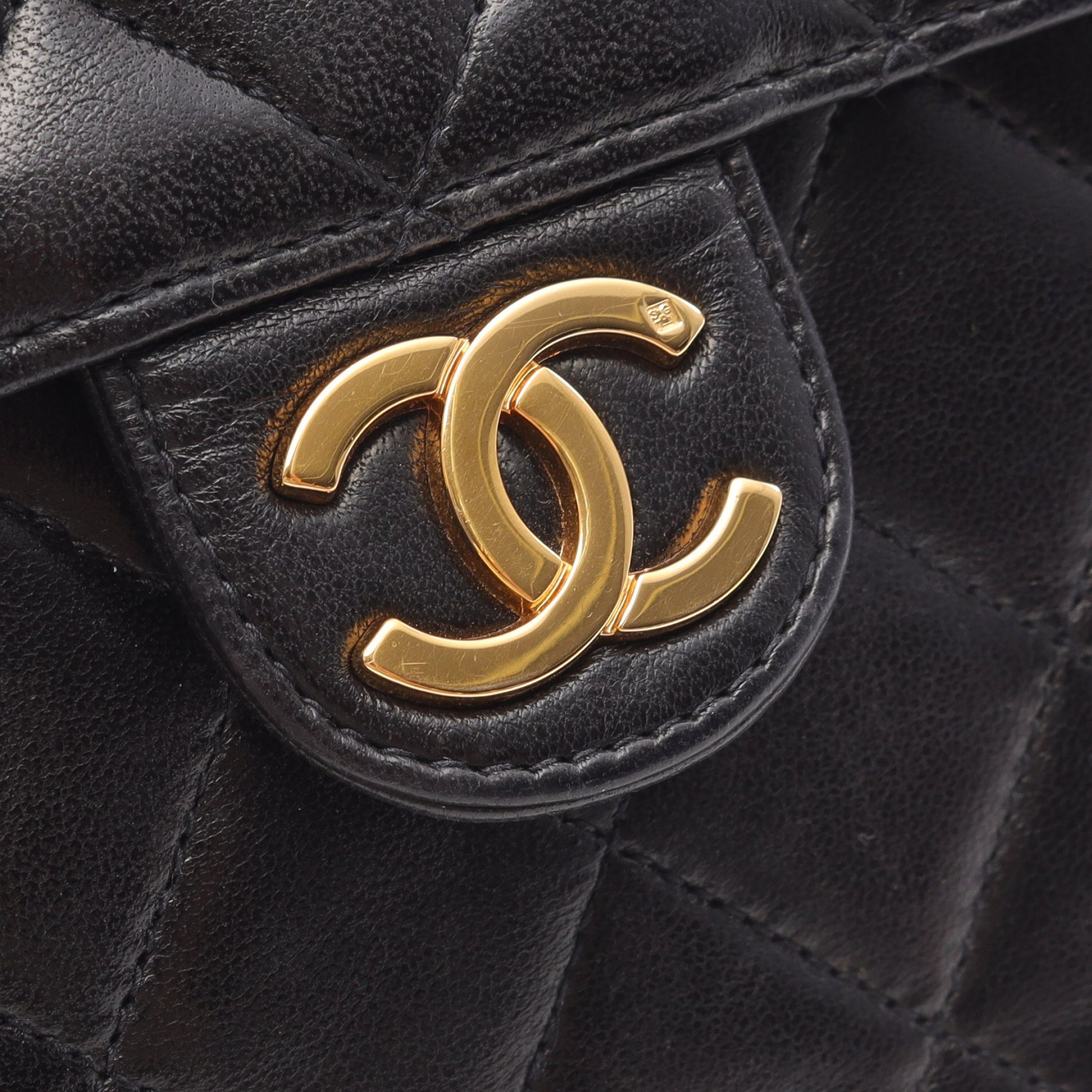 マトラッセ チェーンショルダーバッグ ラムスキン ブラック ゴールド金具 プッシュロック シャネル バッグ CHANEL