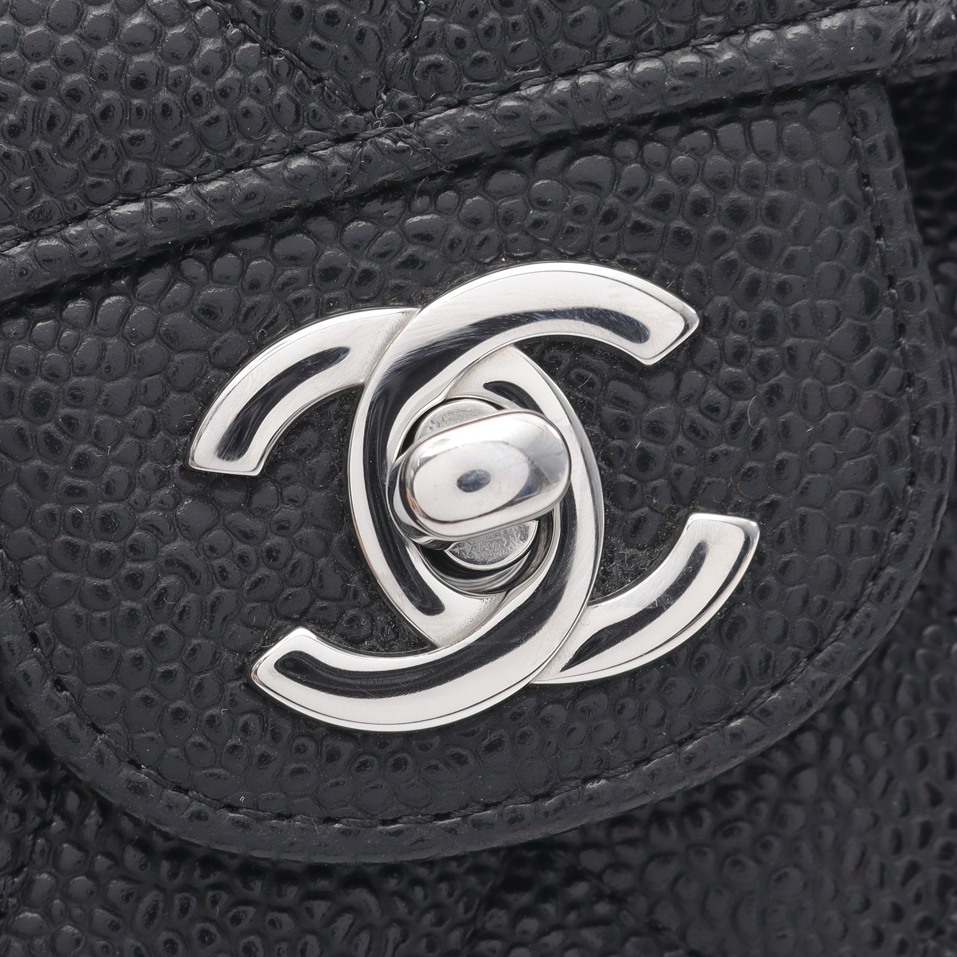 マトラッセ Wフラップ Wチェーンショルダーバッグ キャビアスキン ブラック シルバー金具 シャネル バッグ CHANEL