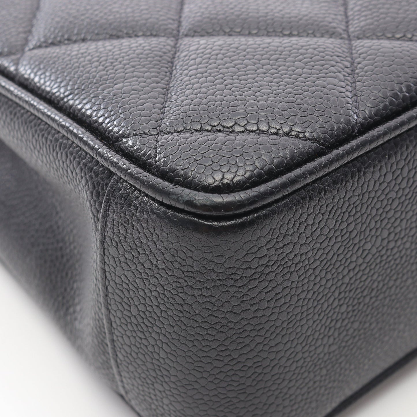 マトラッセ チェーンショルダーバッグ キャビアスキン ブラック ゴールド金具 シャネル バッグ CHANEL