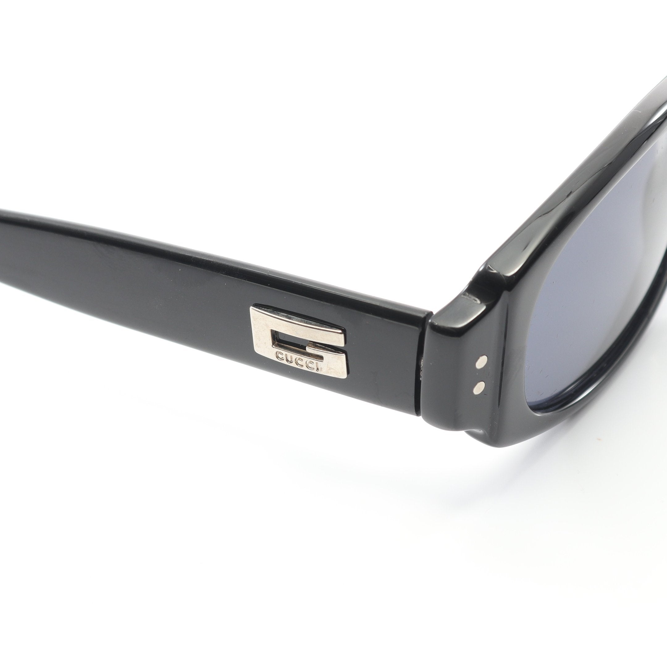 【美品】GUCCI サングラス　Gロゴ　ブラック　オーバル オーバルフレーム サングラス（アジアン フィット） ・ブラック