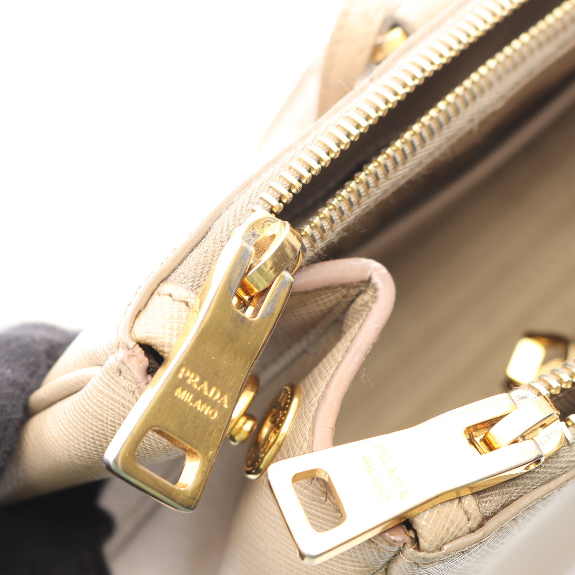 ガレリア ハンドバッグ サフィアーノレザー ベージュ 2WAY プラダ バッグ PRADA