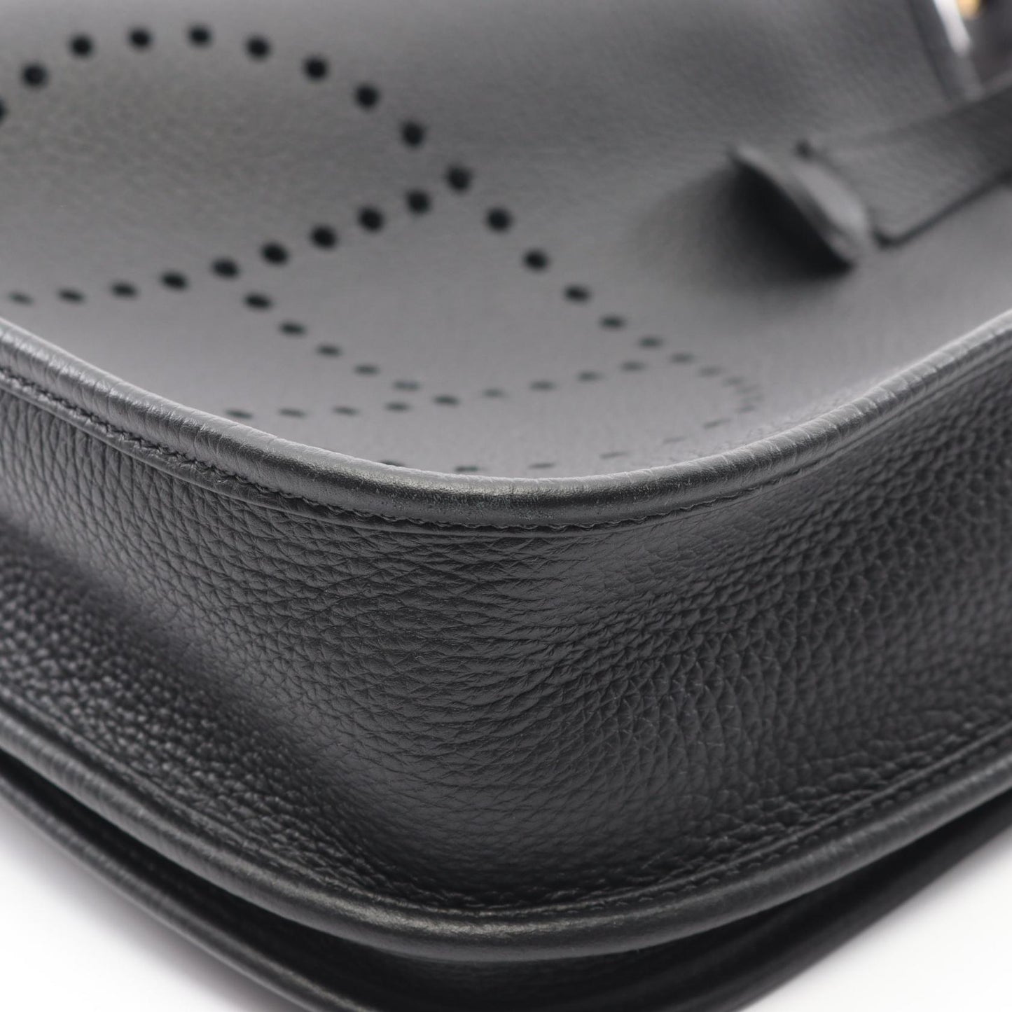 エヴリン 3 トロワ PM ショルダーバッグ トリヨンクレマンス ブラック ゴールド金具 B刻印 エルメス バッグ HERMES