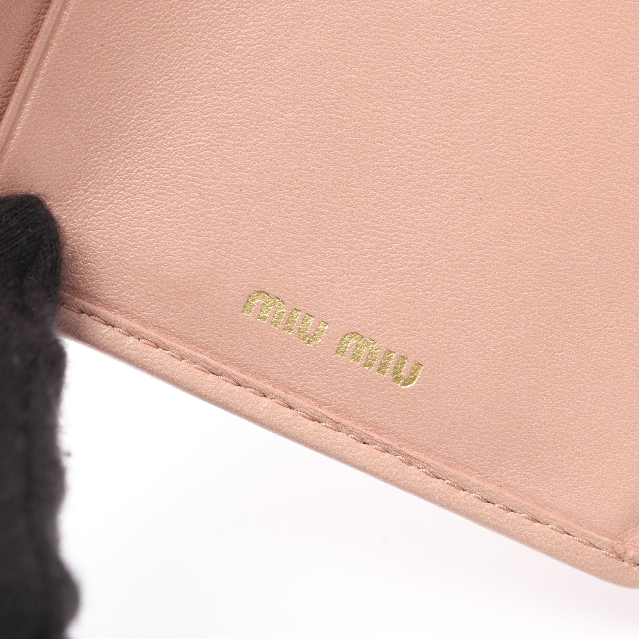 マテラッセ パスポートケース カードケース レザー ピンク ミュウ