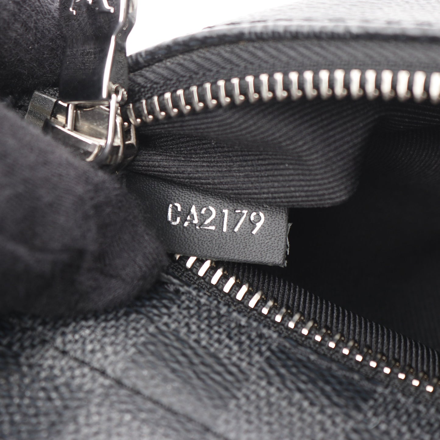 ディストリクト MM NM ダミエグラフィット ショルダーバッグ PVC レザー ブラック ルイヴィトン バッグ LOUIS VUITTON