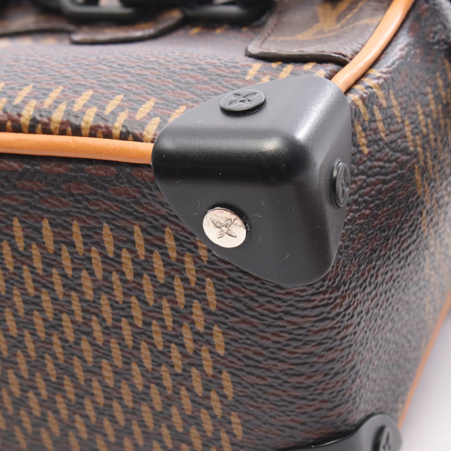 LOUIS VUITTON × NIGO ミニ ソフトトランク ダミエジャイアント ショルダーバッグ PVC レザー ブラウン ルイヴィトン バッグ LOUIS VUITTON