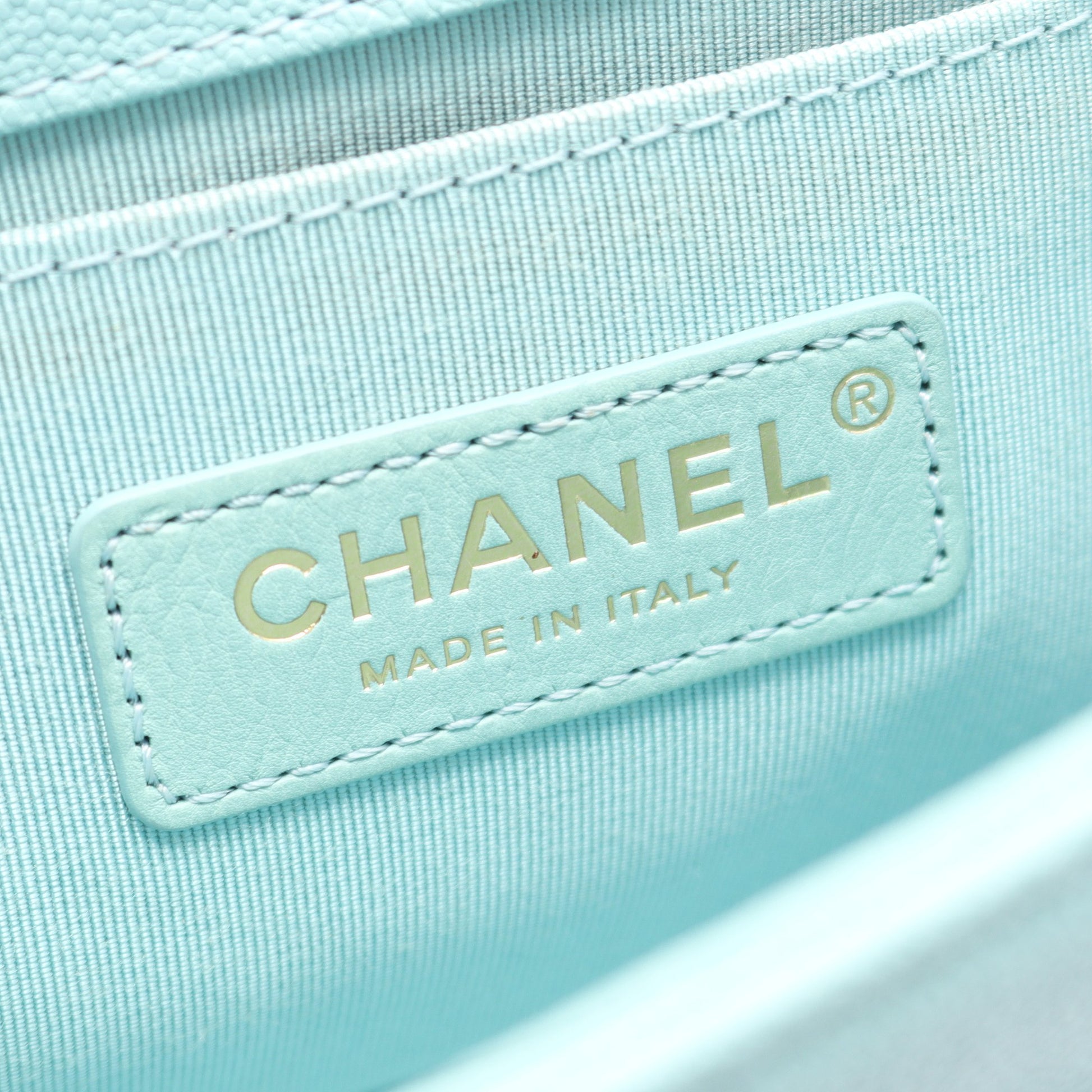 ボーイシャネル スモール チェーンショルダーバッグ キャビアスキン ターコイズブルー ゴールド金具 シャネル バッグ CHANEL