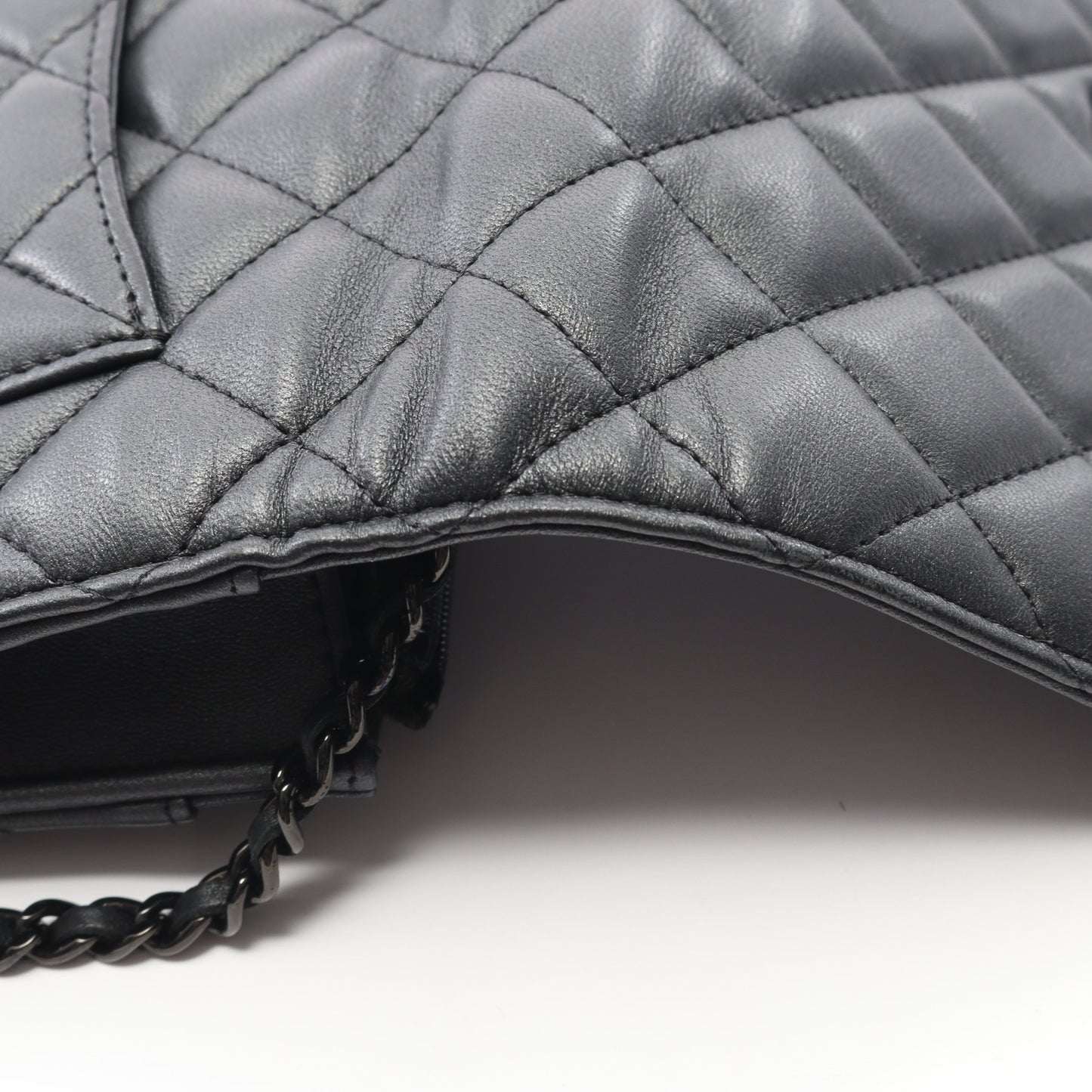 マトラッセ チェーンウォレット ラムスキン ダークグレー ブラック金具 シャネル バッグ CHANEL