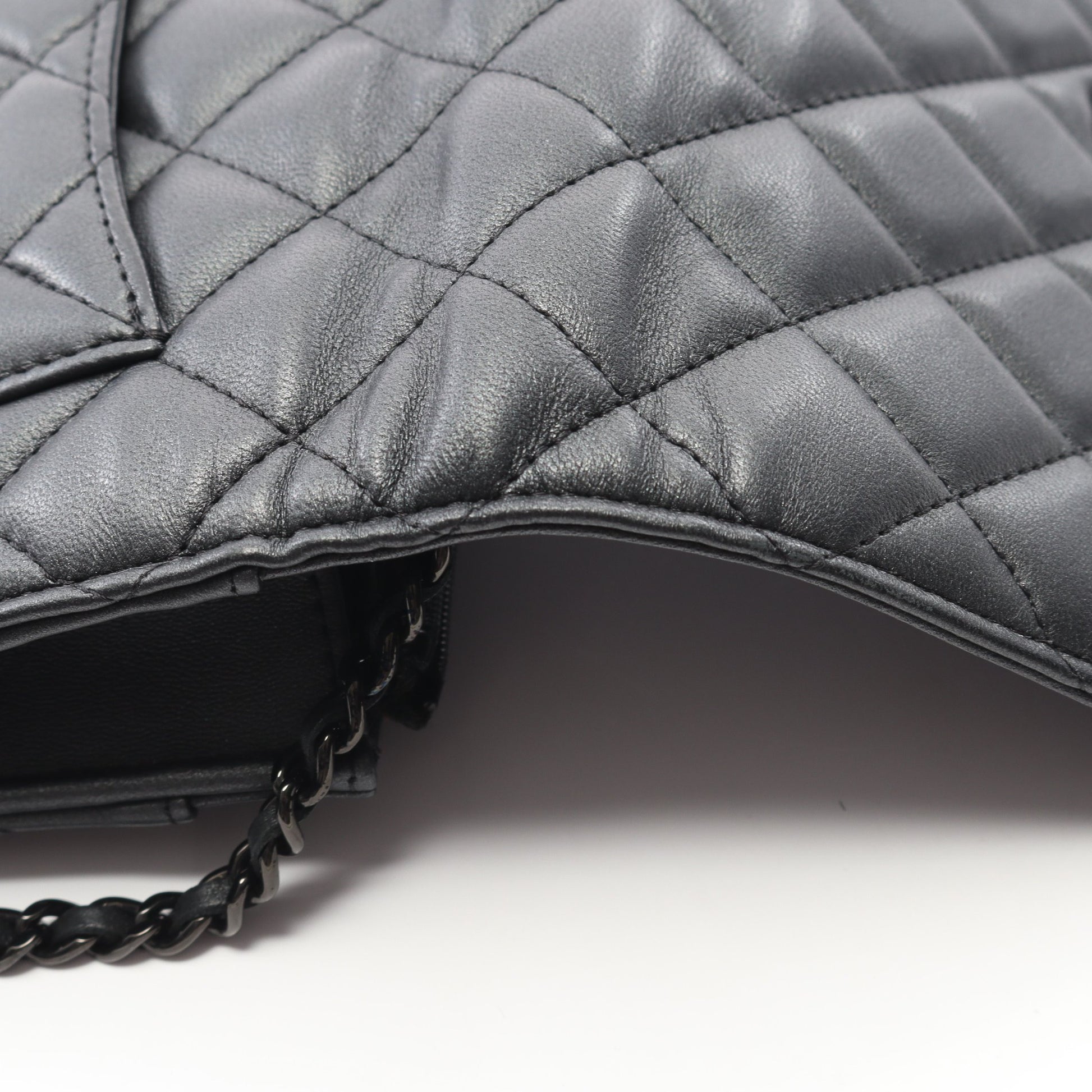マトラッセ チェーンウォレット ラムスキン ダークグレー ブラック金具 シャネル バッグ CHANEL