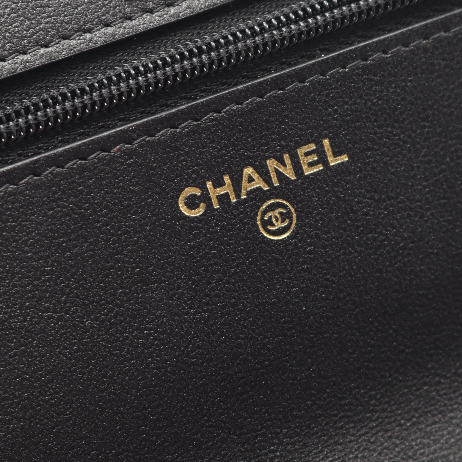 マトラッセ チェーンショルダーバッグ キャビアスキン ブラック ゴールド金具 シャネル バッグ CHANEL