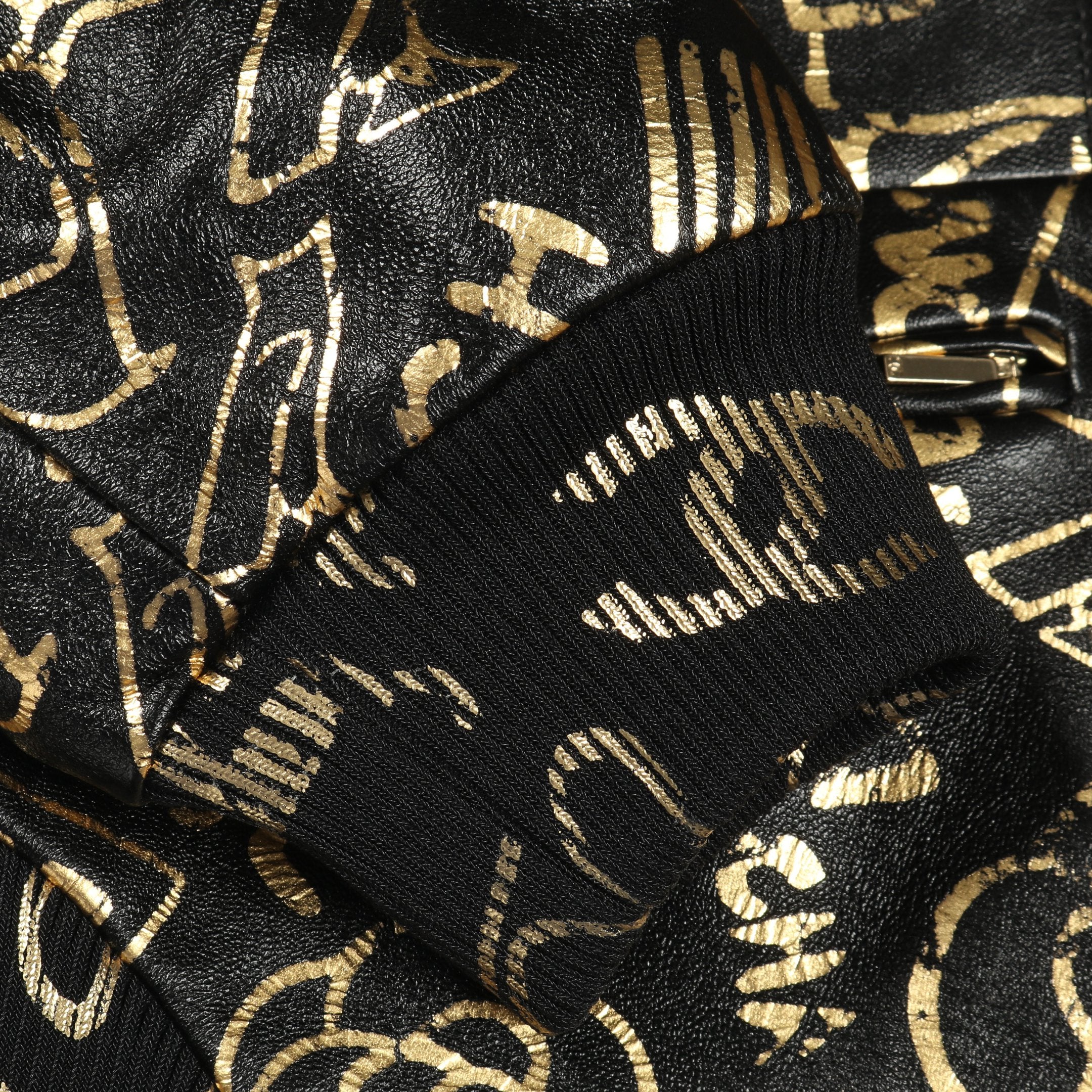 ブルゾン 総柄 レザー ブラック ゴールド シャネル – RECLO