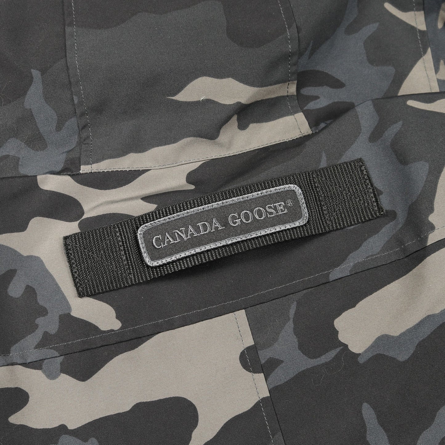 CHATEAU PARKA BLACK LABEL シャトー パーカー ダウンジャケット カモフラージュ コットン ブラック マルチカラー フード付き カナダグース アウター CANADA GOOSE