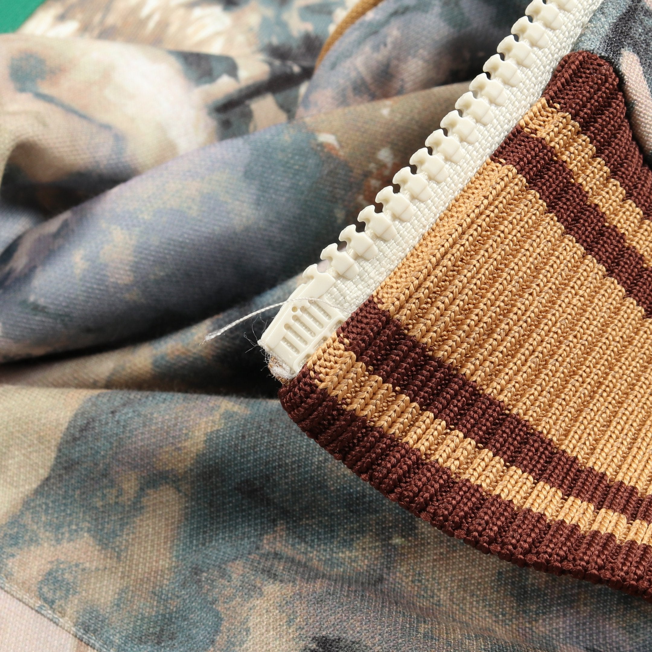 GUCCI × THE NORTH FACE フォレストプリント シェリーライン トラック