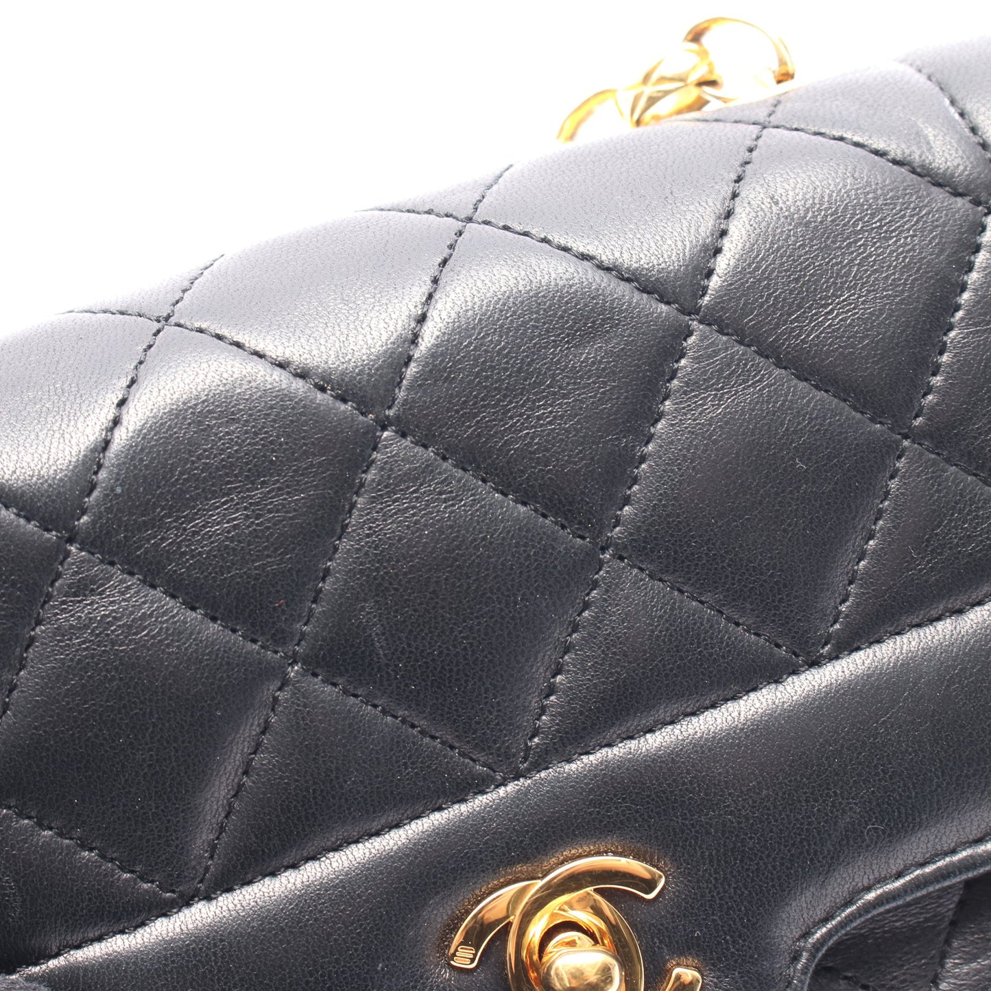 ミニマトラッセ ダイアナフラップ チェーンショルダーバッグ ラムスキン ブラック ゴールド金具 シャネル バッグ CHANEL