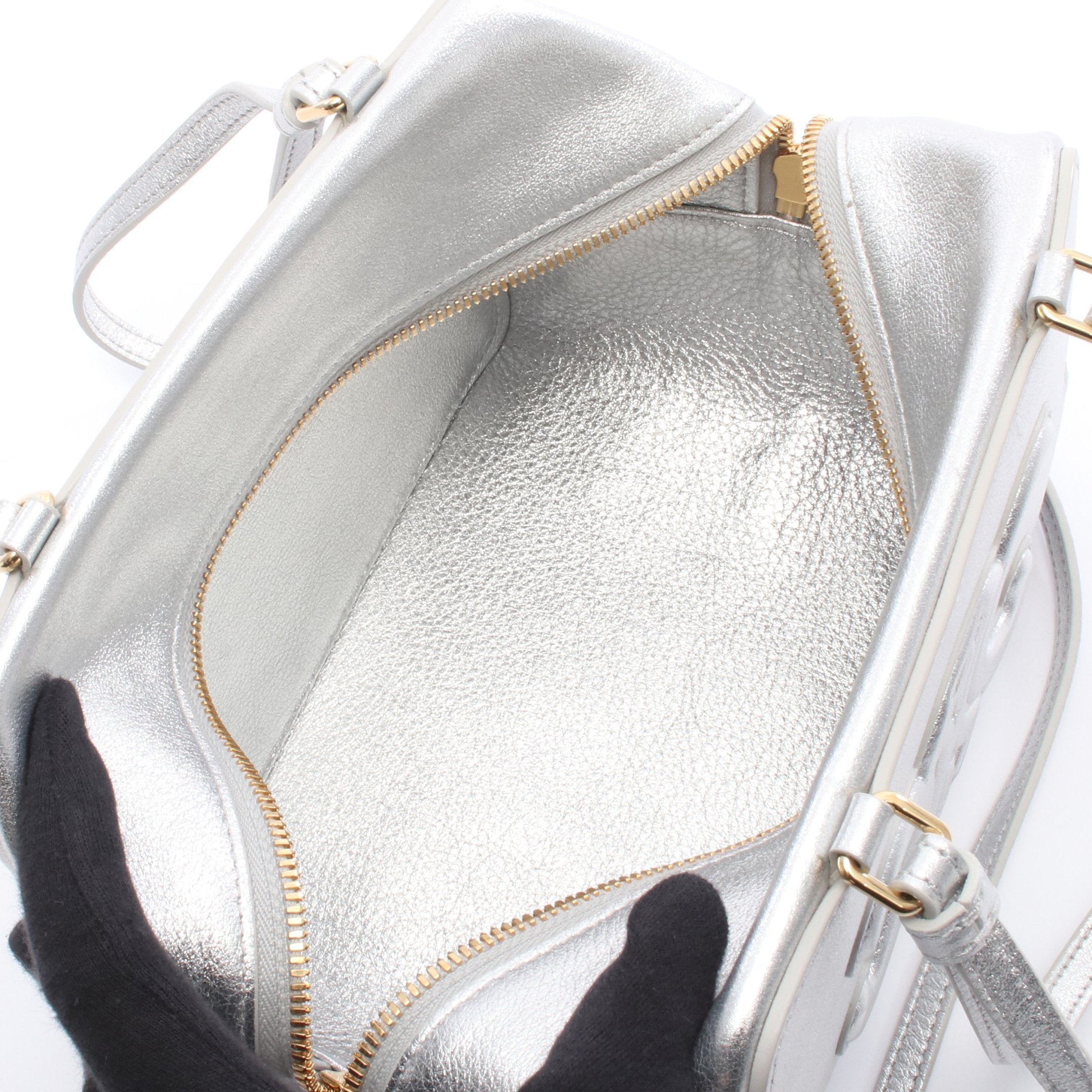 セリーヌ CELINE フォールド キューブ トリオンフ ショルダーバッグ バッグ レザー レディース シルバー系 【中古】 フォールド キューブ トリオンフ ショルダーバッグ レザー シルバー