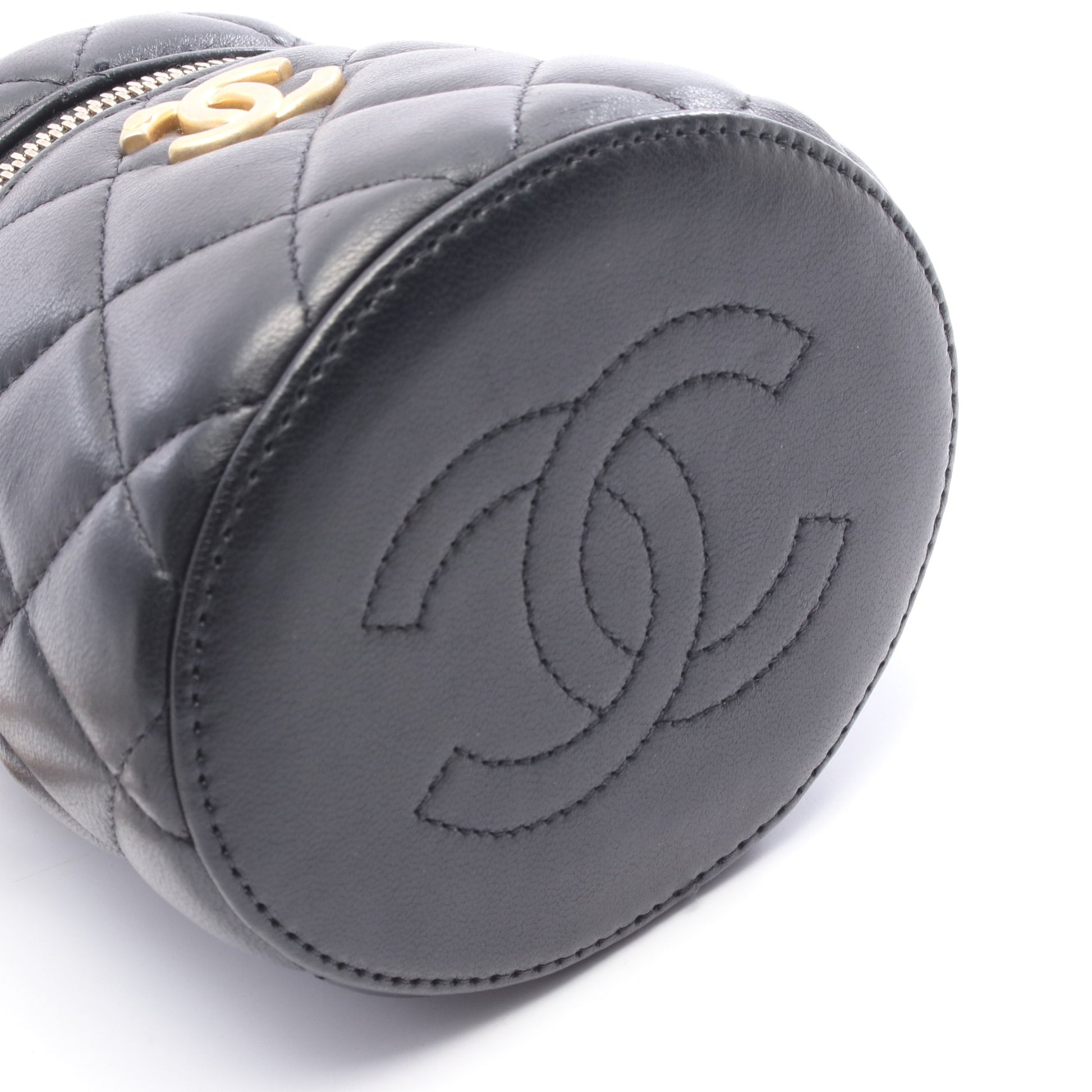 マトラッセ バニティ チェーンショルダーバッグ ラムスキン ブラック ゴールド金具 シャネル バッグ CHANEL