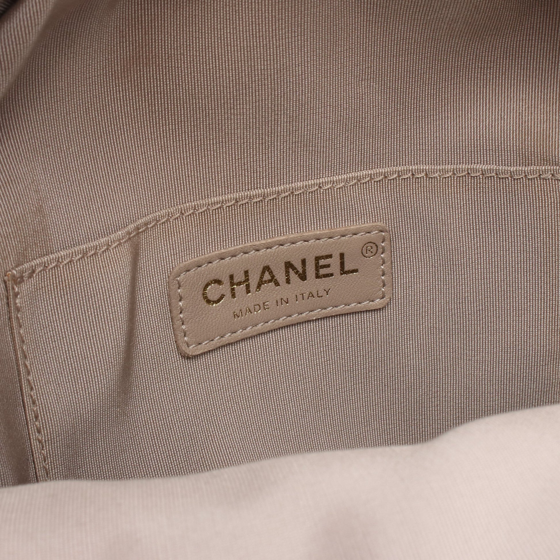 マトラッセ バックパック リュックサック ツイード レザー ベージュ マルチカラー ゴールド金具 シャネル バッグ CHANEL
