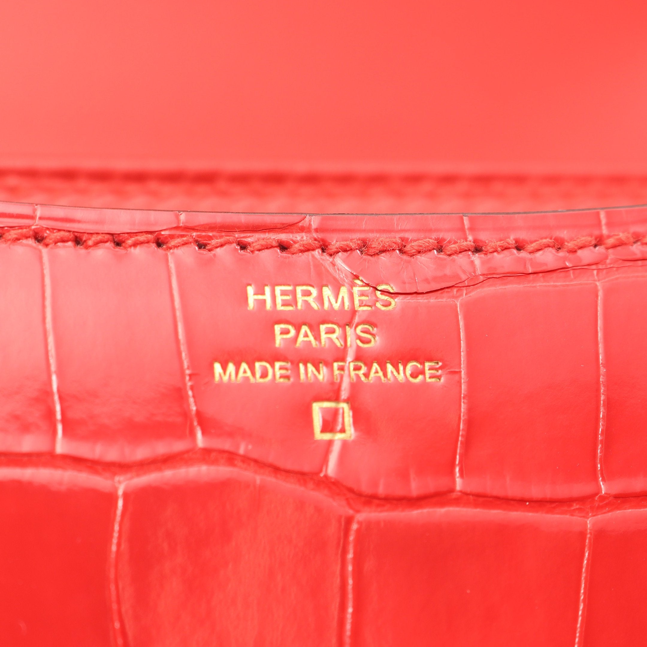 エルメス  コンスタンス3 24 ショルダーバッグ ルージュクー HERMES - エルメス コンスタンス3 24 ショルダーバッグ ルージュクーの