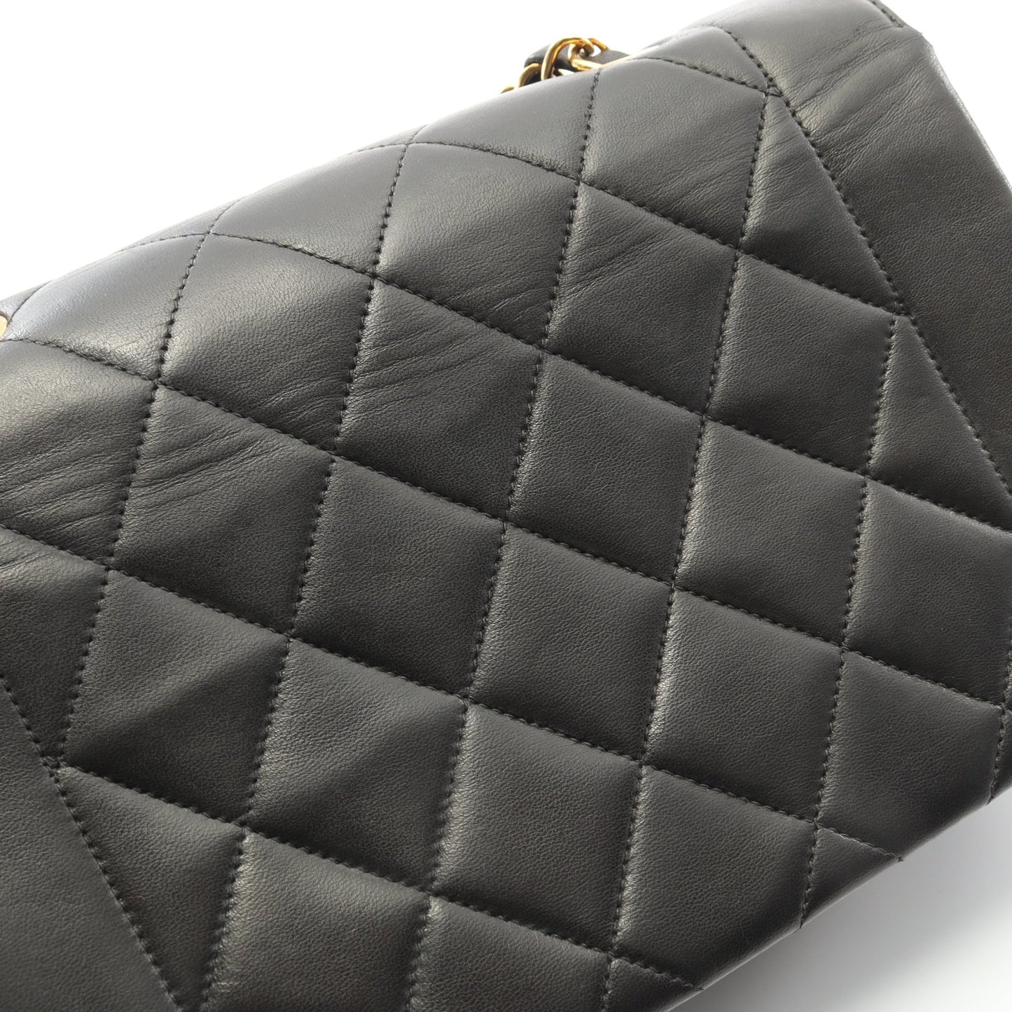 マトラッセ ダイアナフラップ チェーンショルダーバッグ ラムスキン ブラック ゴールド金具 シャネル バッグ CHANEL