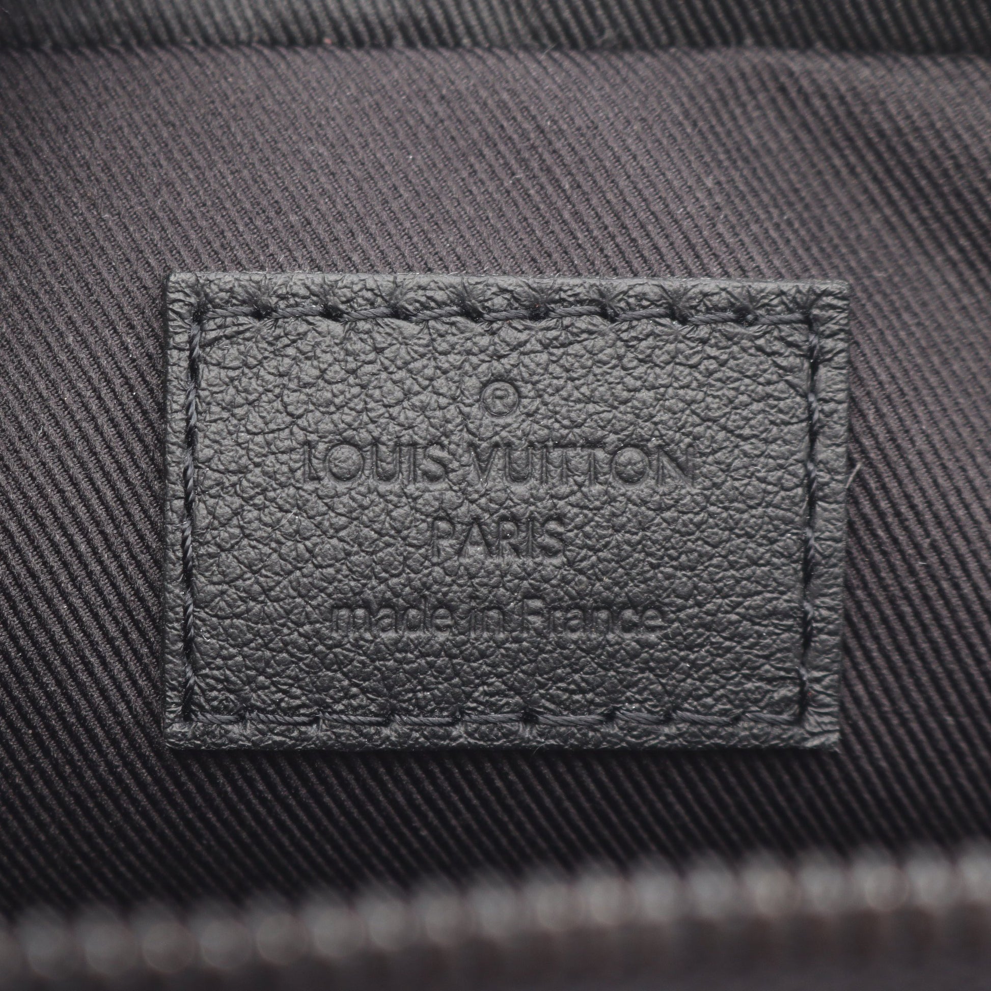 トリオ メッセンジャー モノグラムシャドウ ショルダーバッグ レザー ブラック ルイヴィトン バッグ LOUIS VUITTON