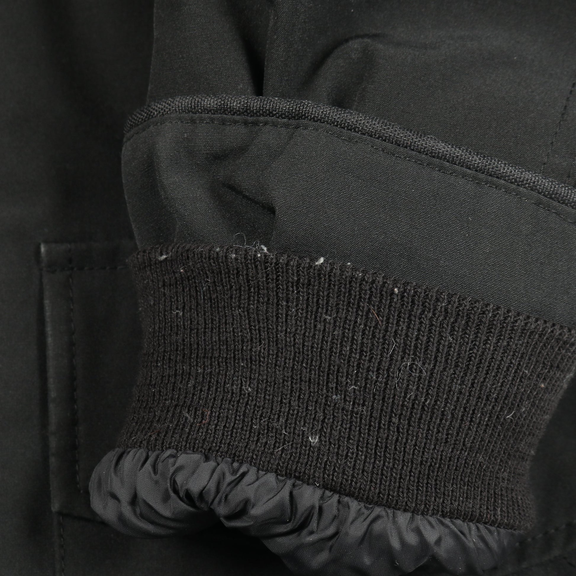 KAMLOOPS カムループス ダウンジャケット コットン ブラック カナダグース アウター CANADA GOOSE