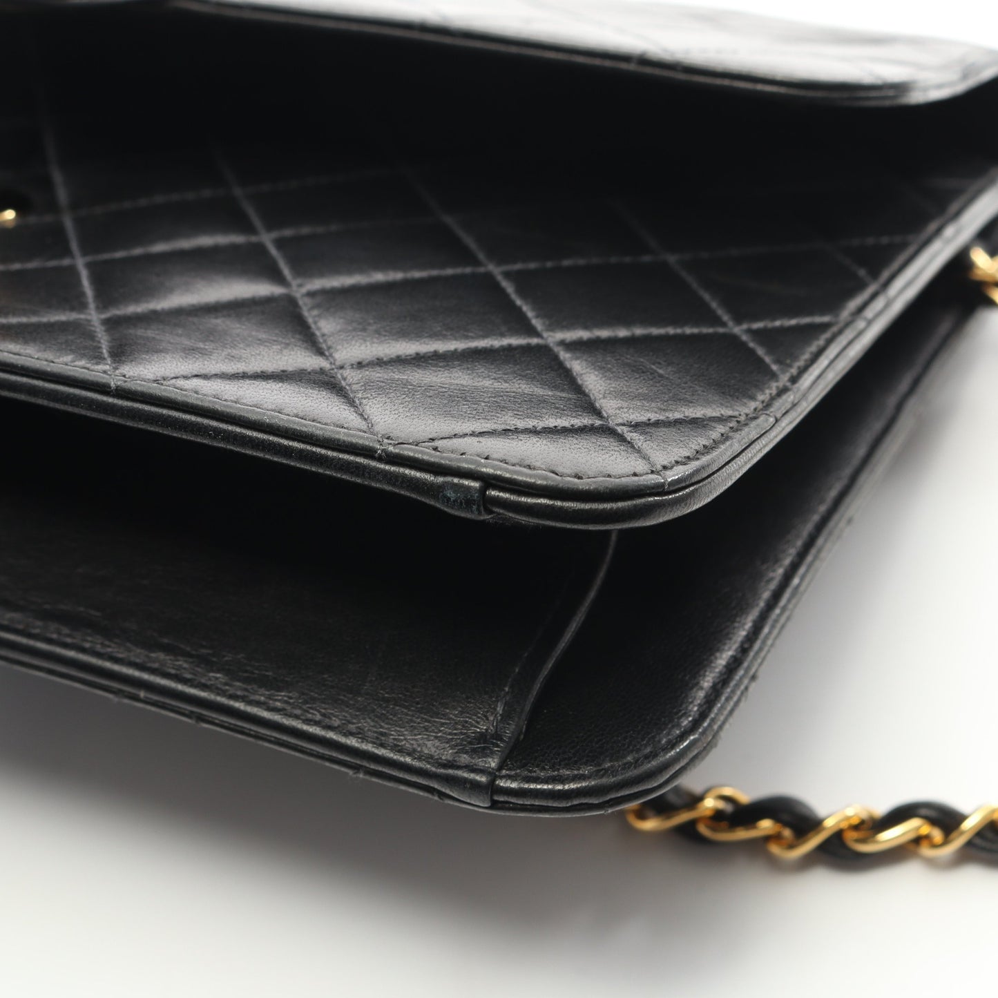 マトラッセ シングルフラップ チェーンショルダーバッグ ラムスキン ブラック ゴールド金具 シャネル バッグ CHANEL